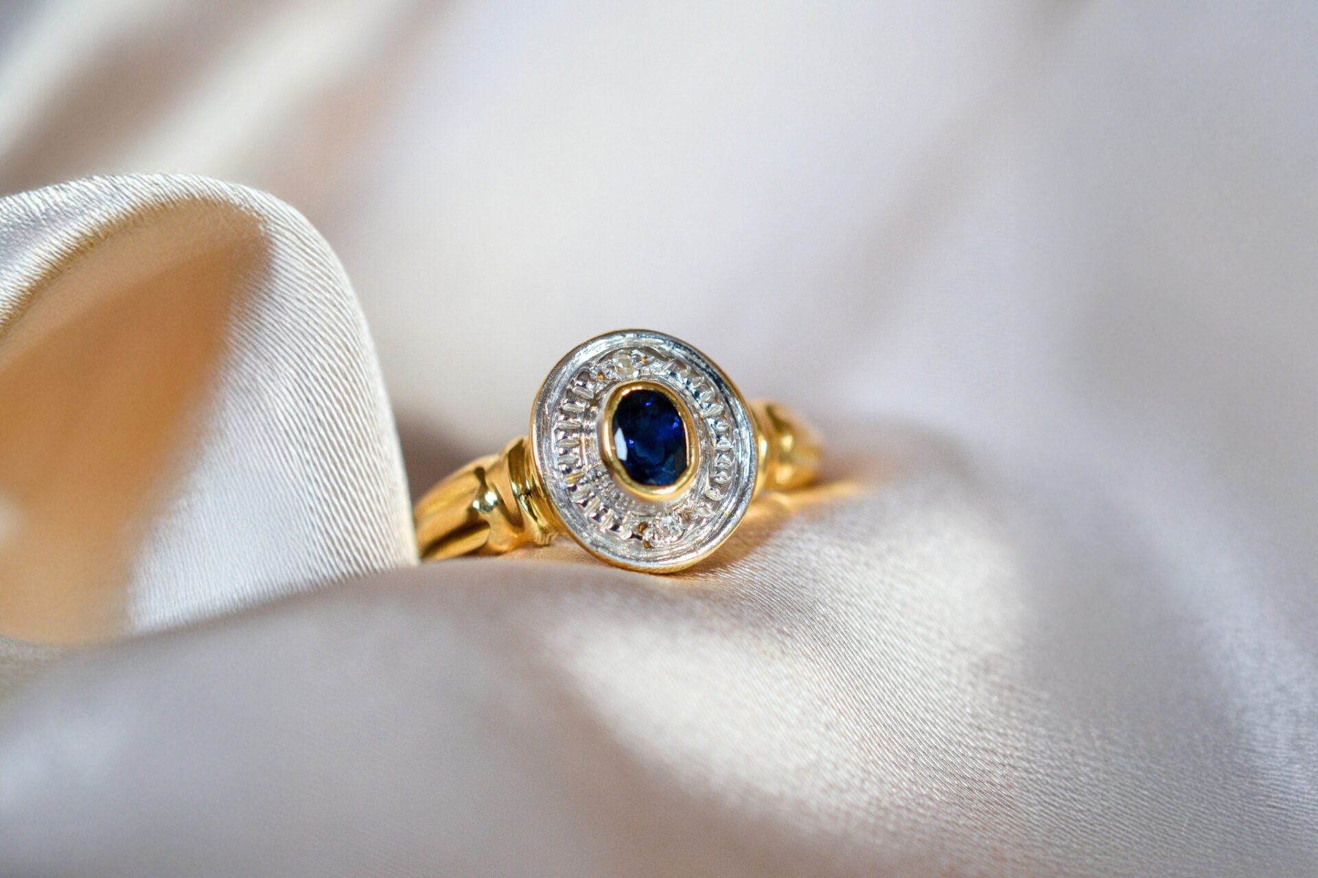 Bague ovale 2 Ors Saphir Diamants