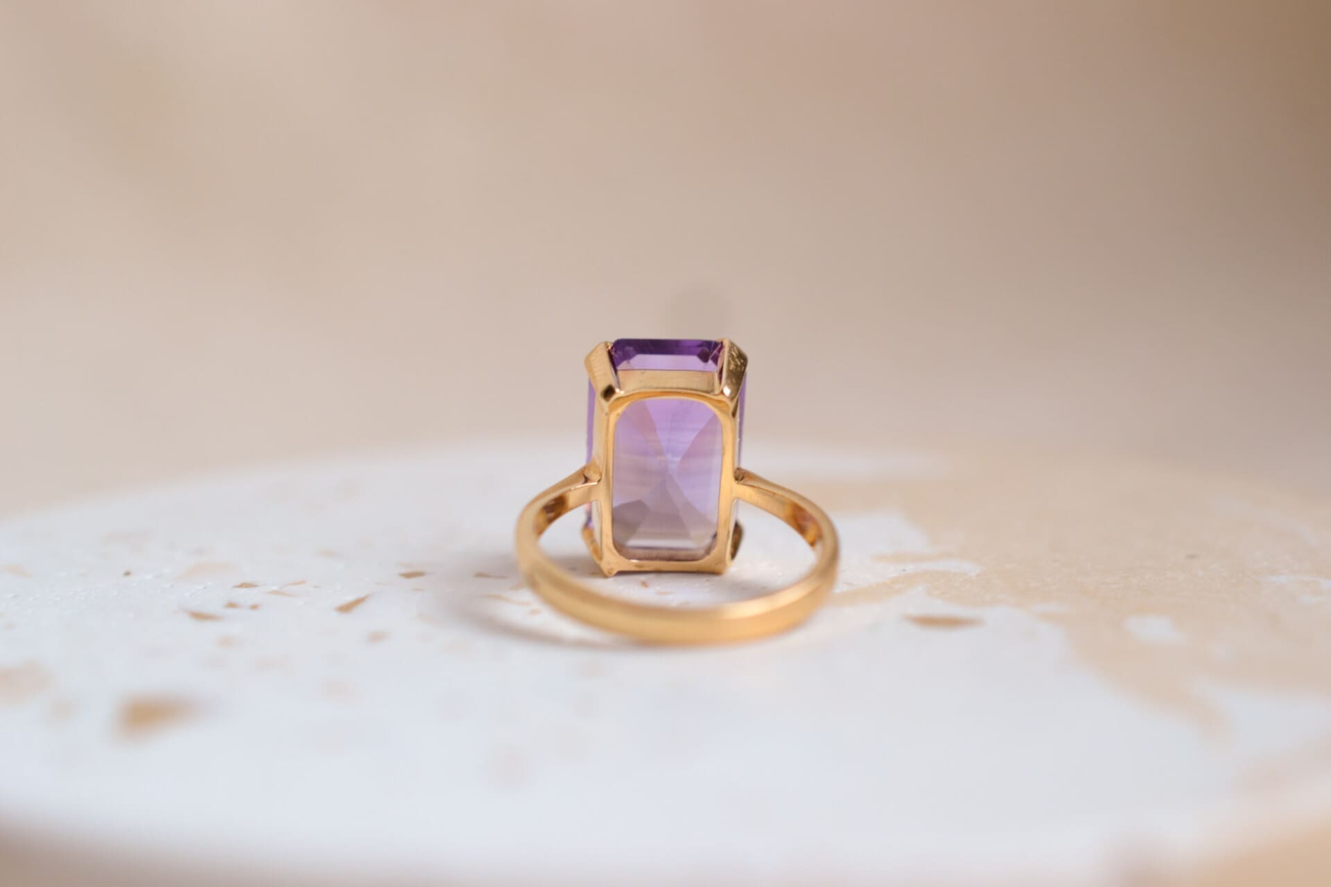 Bague Améthyste rectangulaire sertie griffes