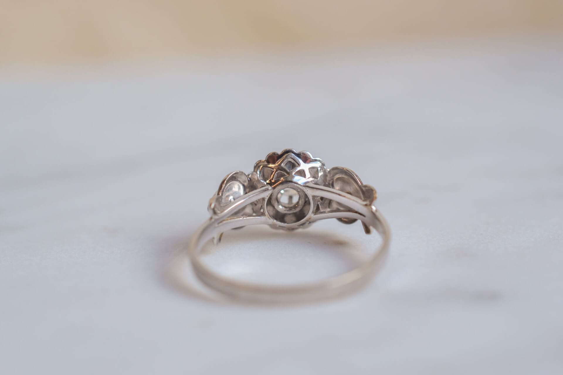 Bague Art Déco Or blanc Oxyde et Diamants