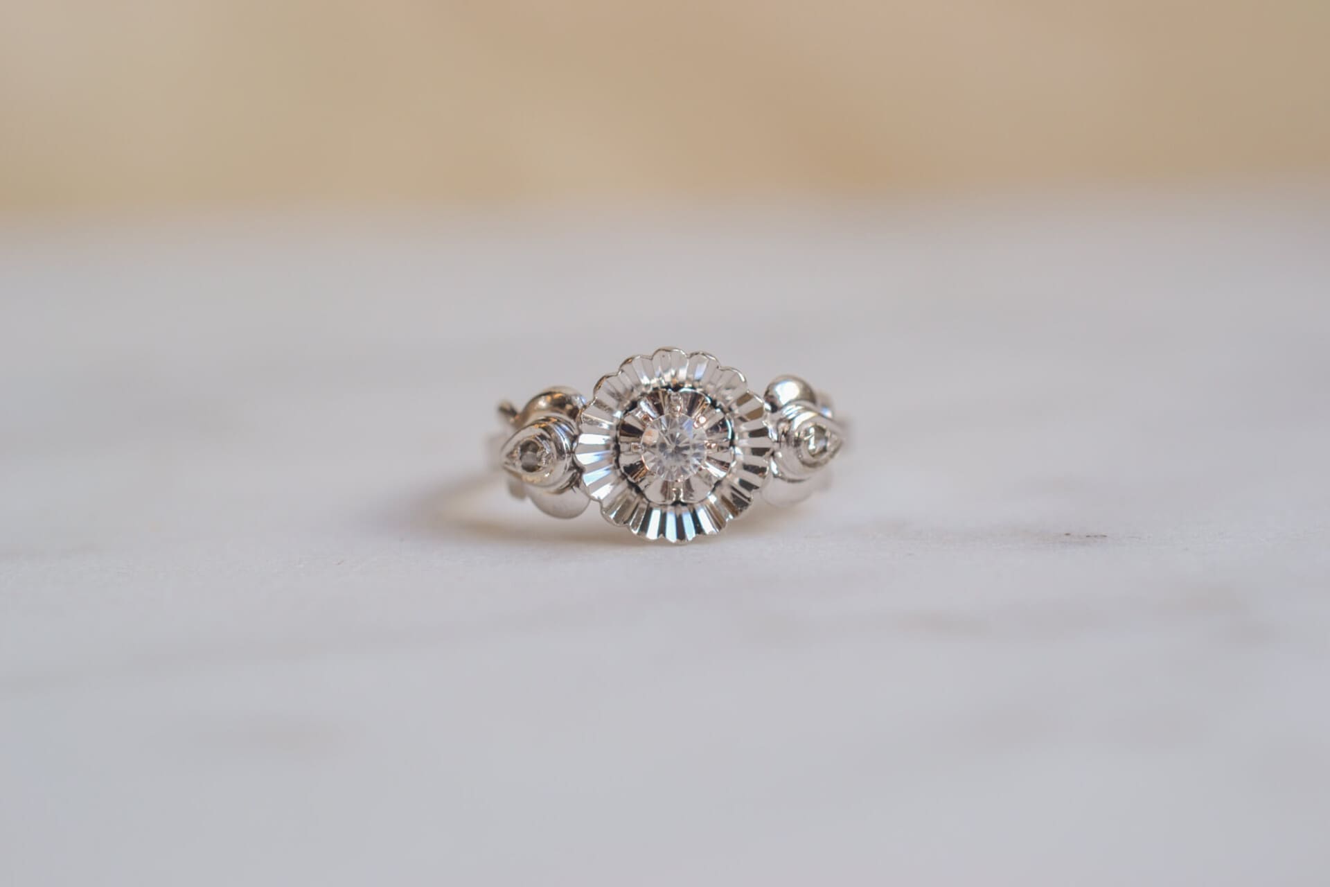 Bague Art Déco Or blanc Oxyde et Diamants
