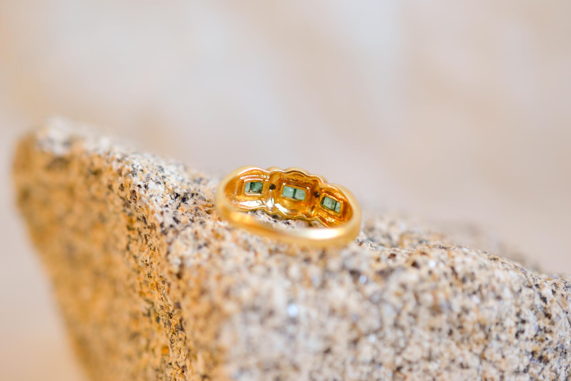 Bague style Art Déco Émeraudes et Diamants