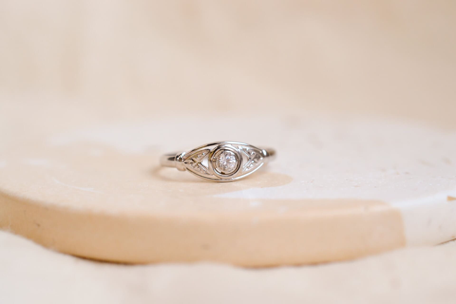 Bague Art Déco filigrane Oxyde