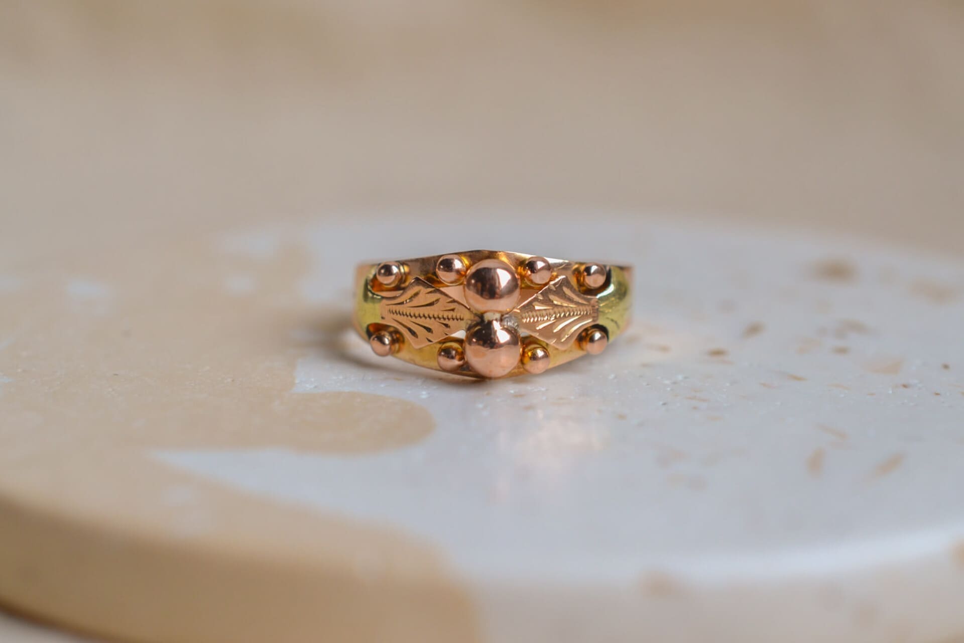 Bague Art Nouveau 2 Ors décor floral