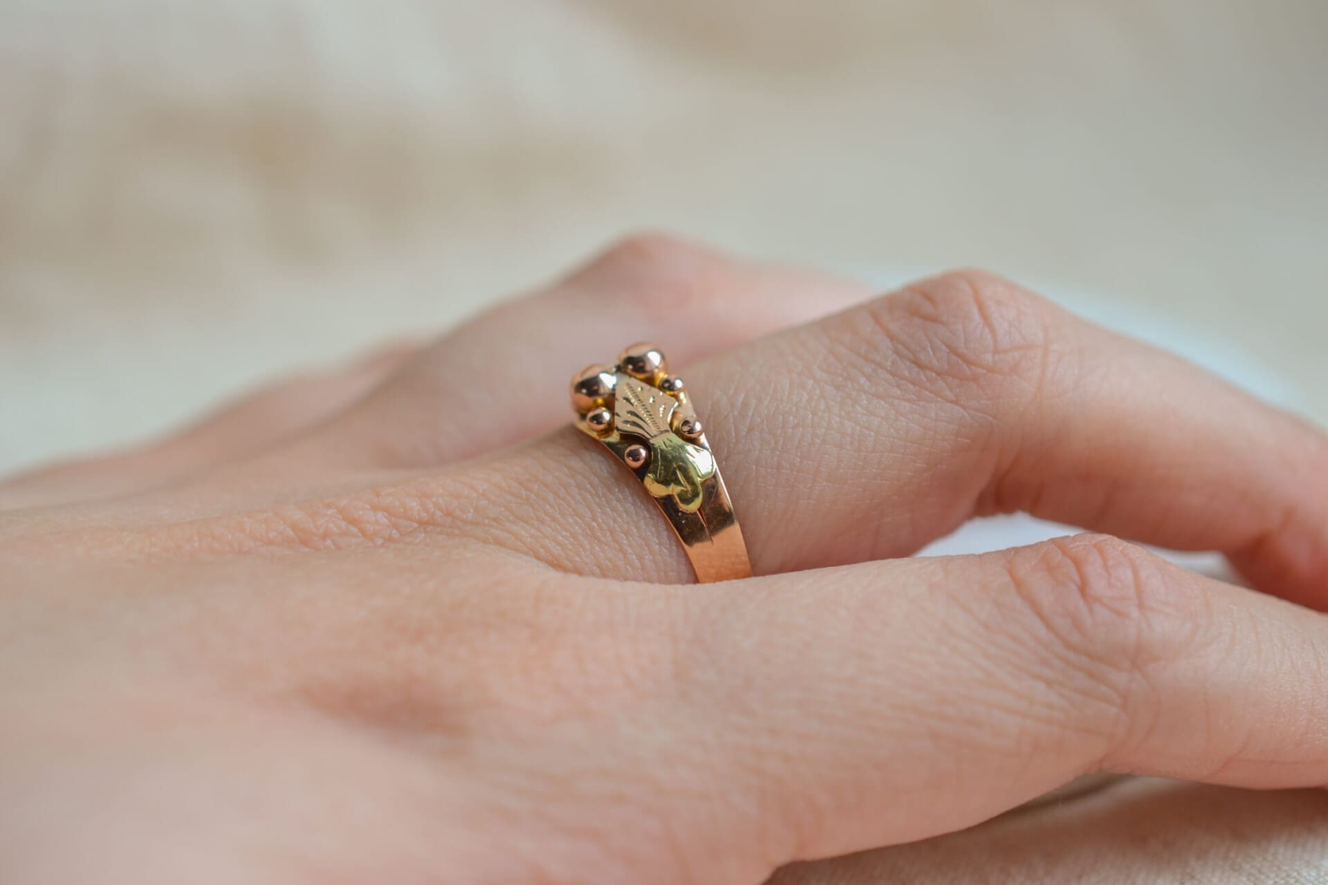 Bague Art Nouveau 2 Ors décor floral