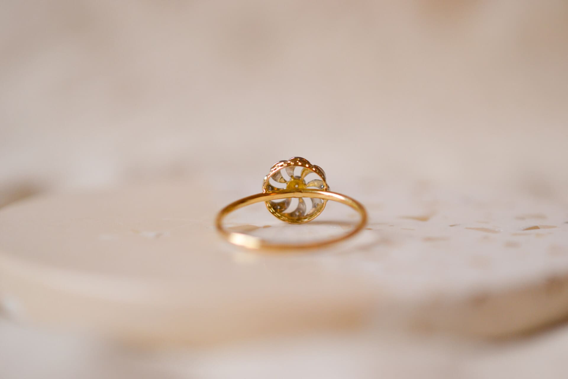 Bague Rosace ajourée Diamants