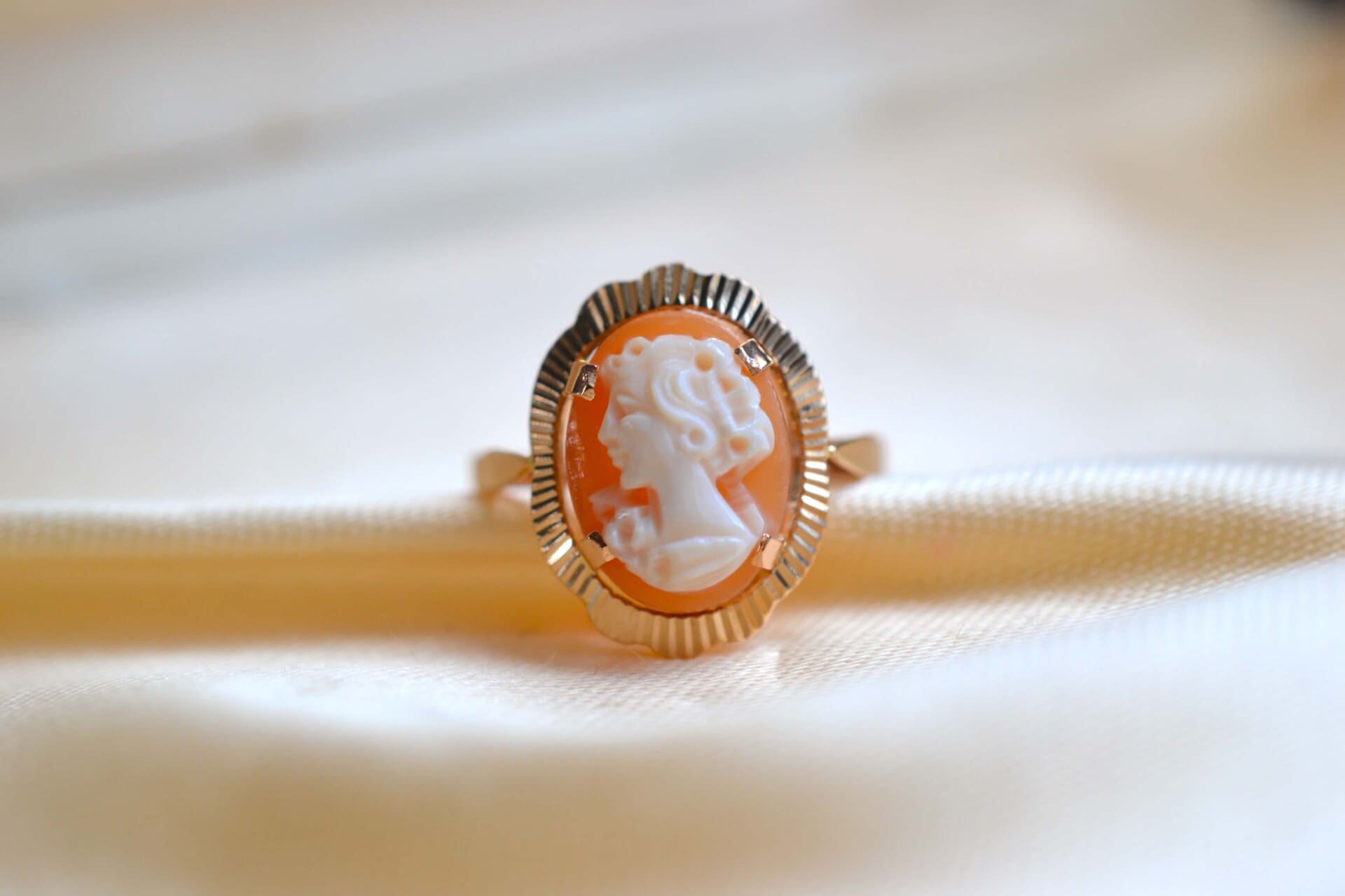 Bague Camée décor strié