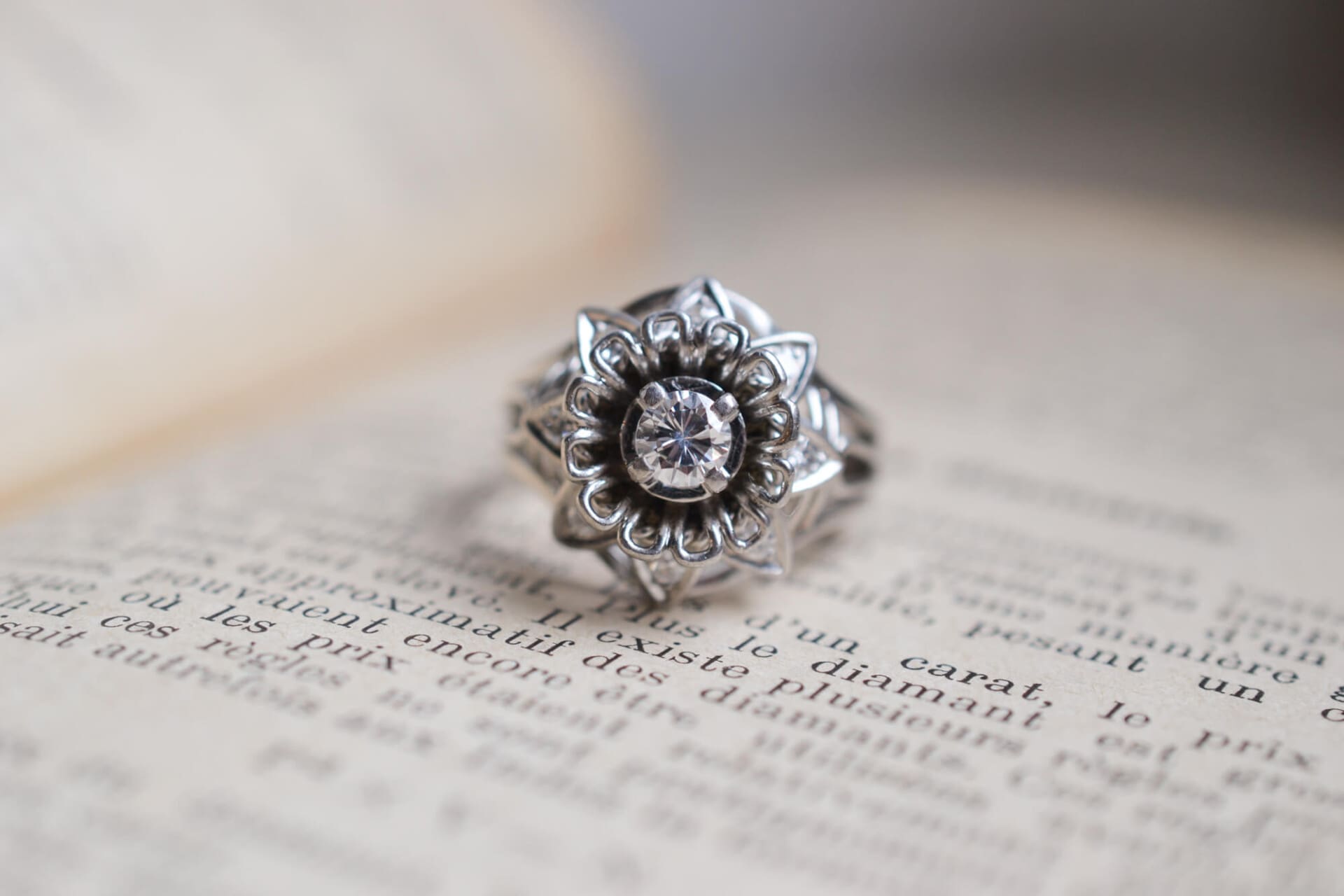 Bague Marguerite Or blanc Diamants