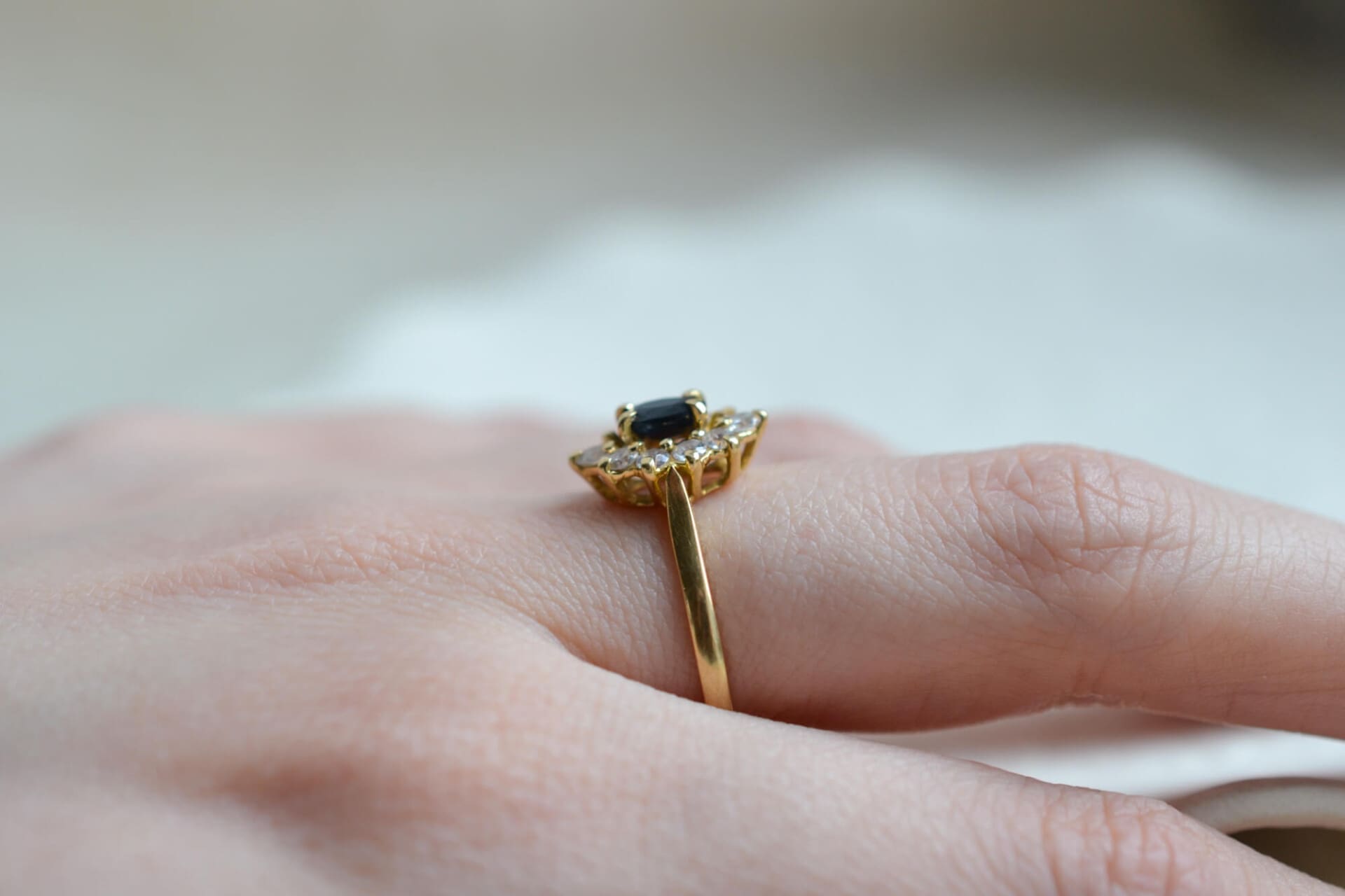 Bague Marguerite Saphir et Oxydes
