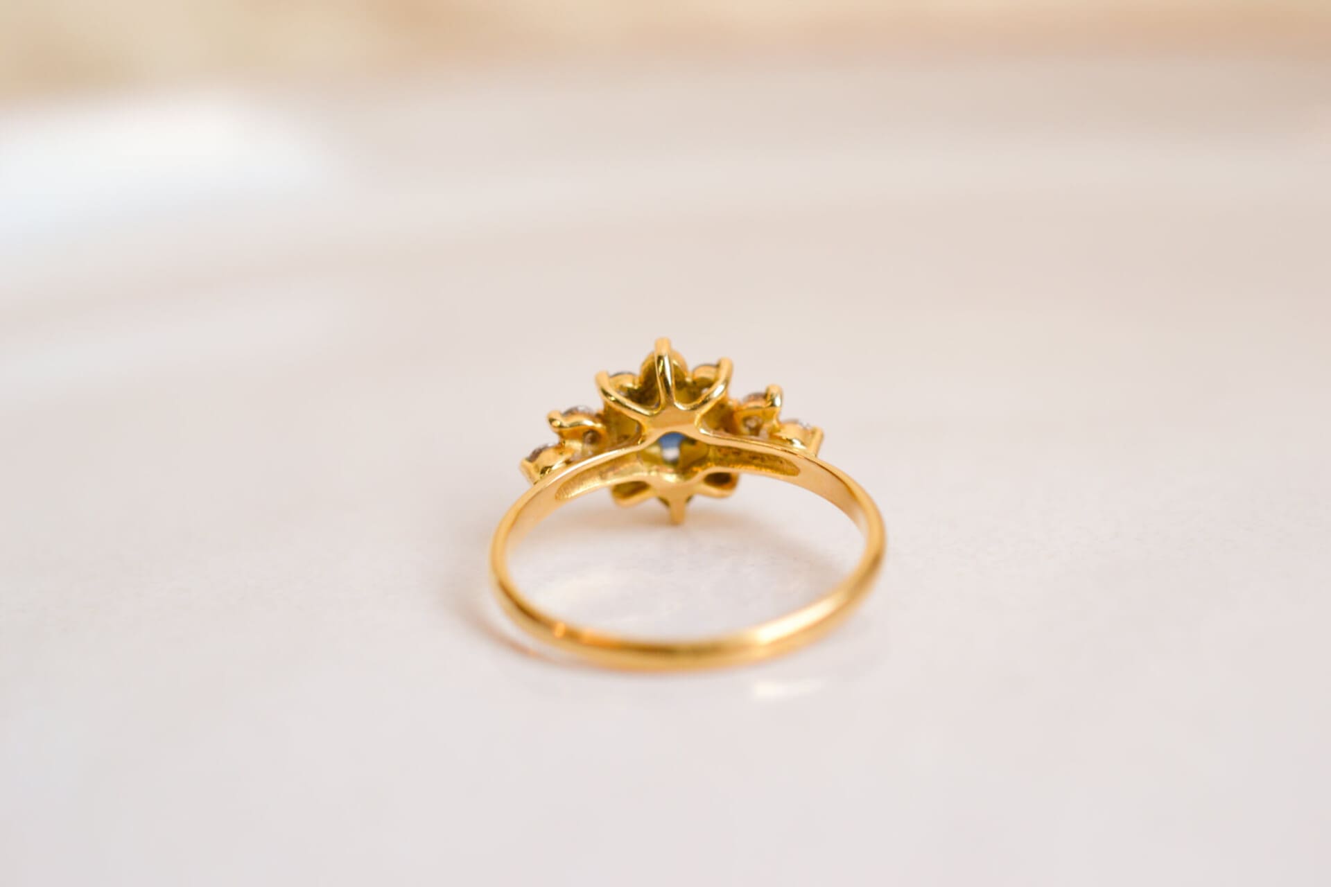 Bague Marguerite Saphir épaulé Oxydes