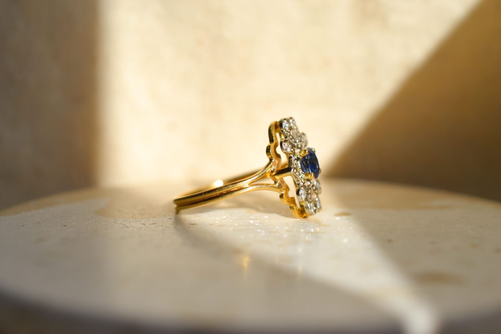 Bague ancienne Saphir et Diamants