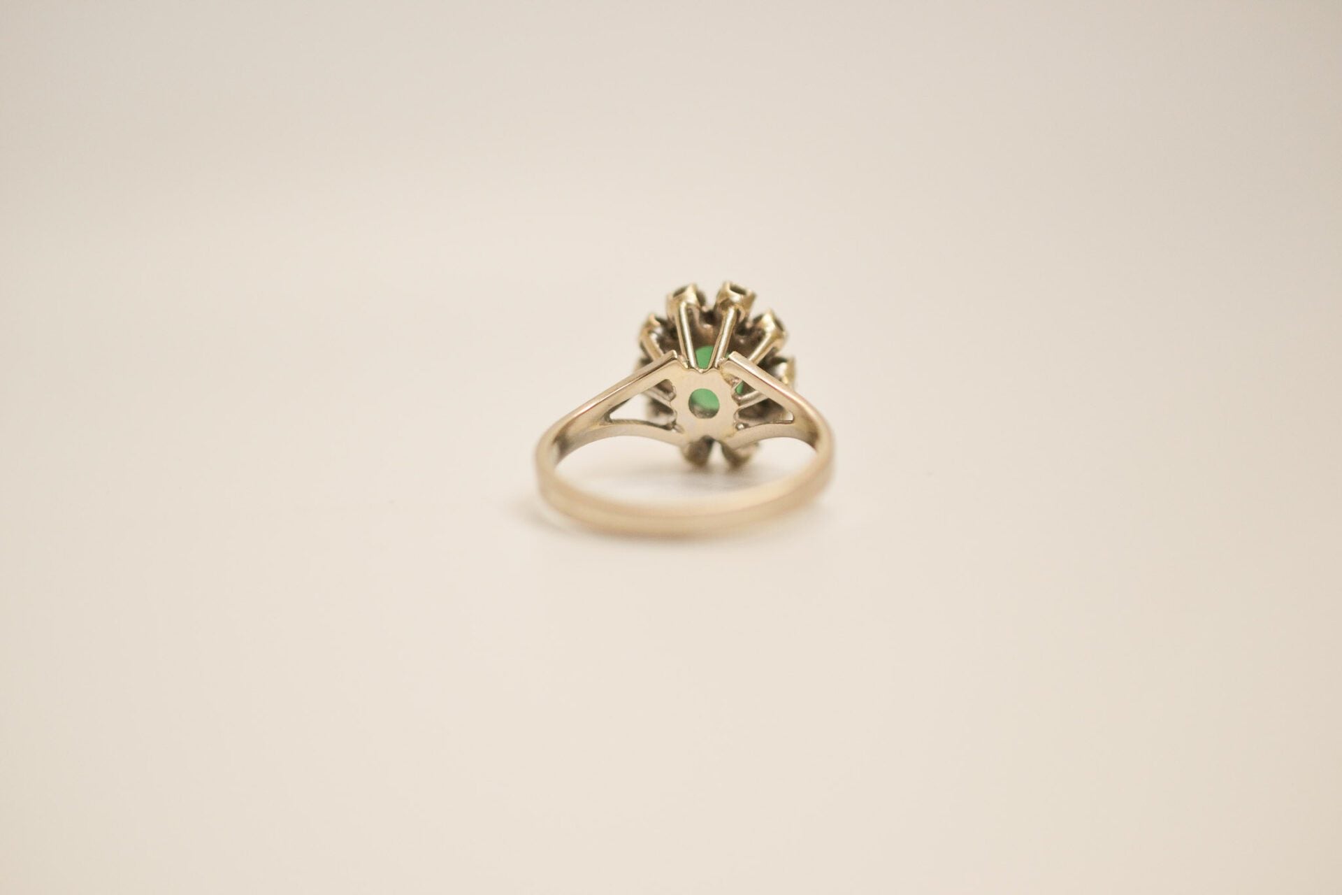 Marguerite Or blanc Calcédoine et Diamants