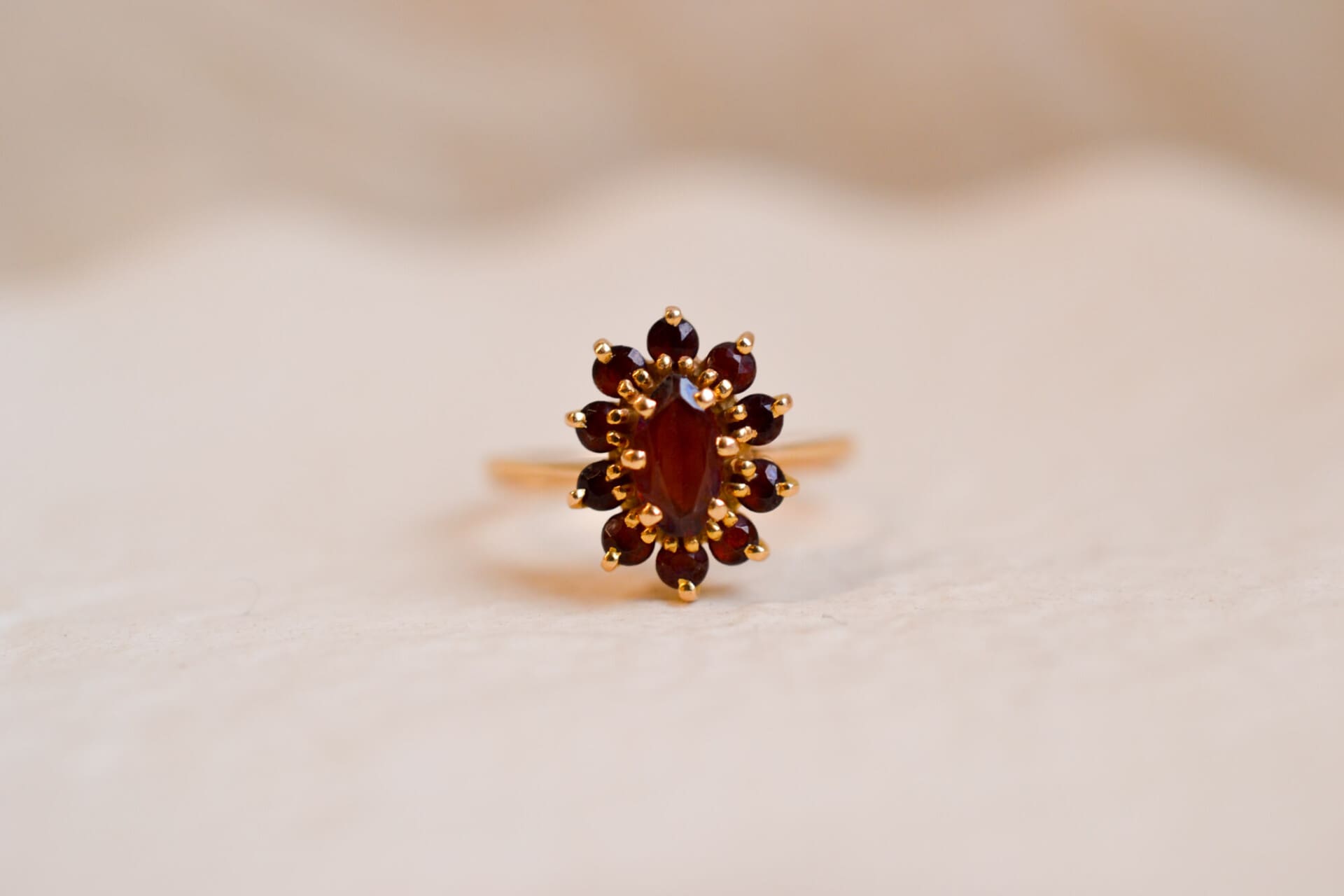 Bague Marguerite Grenats