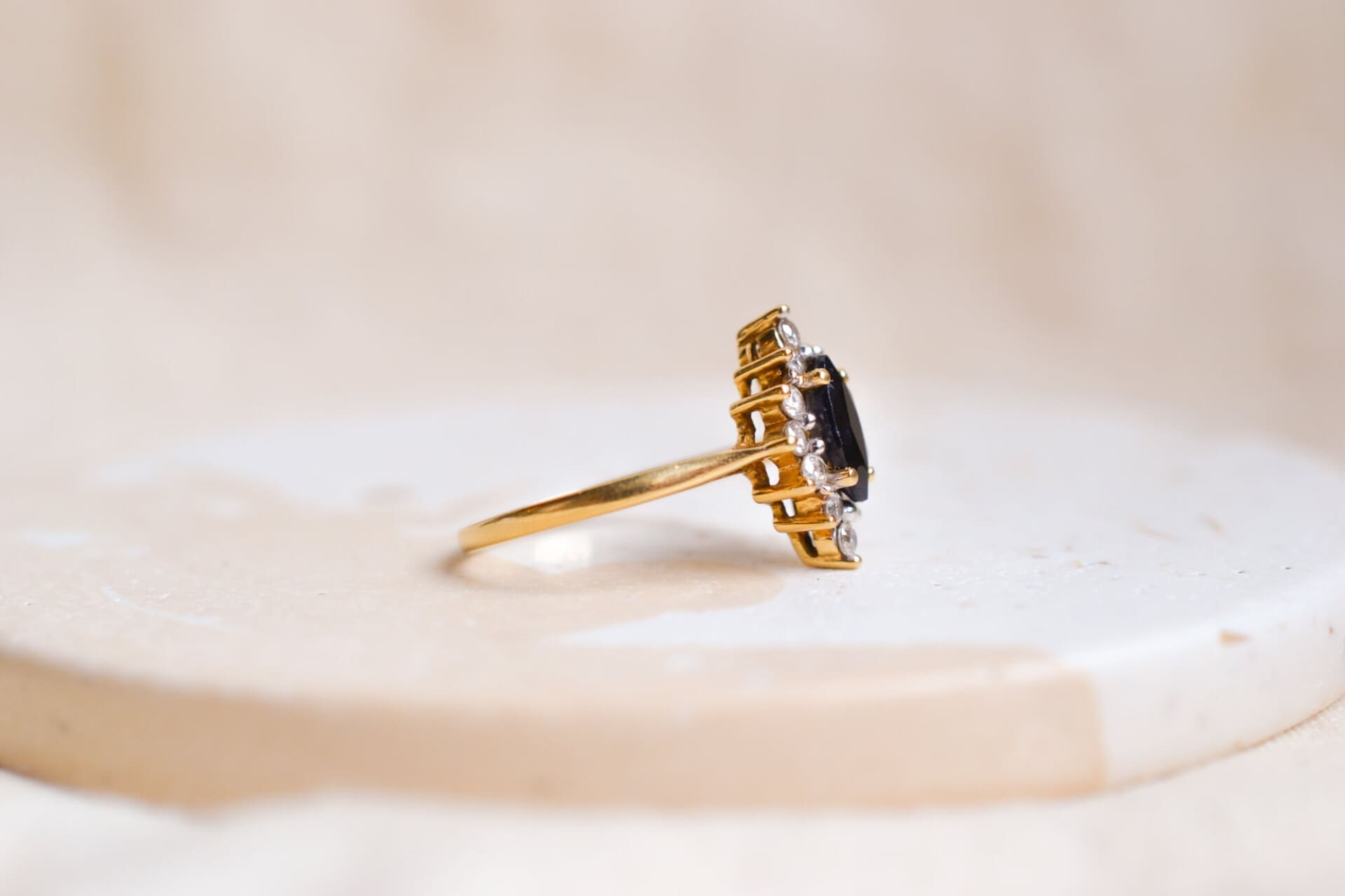 Bague Marquise Saphir et Oxydes