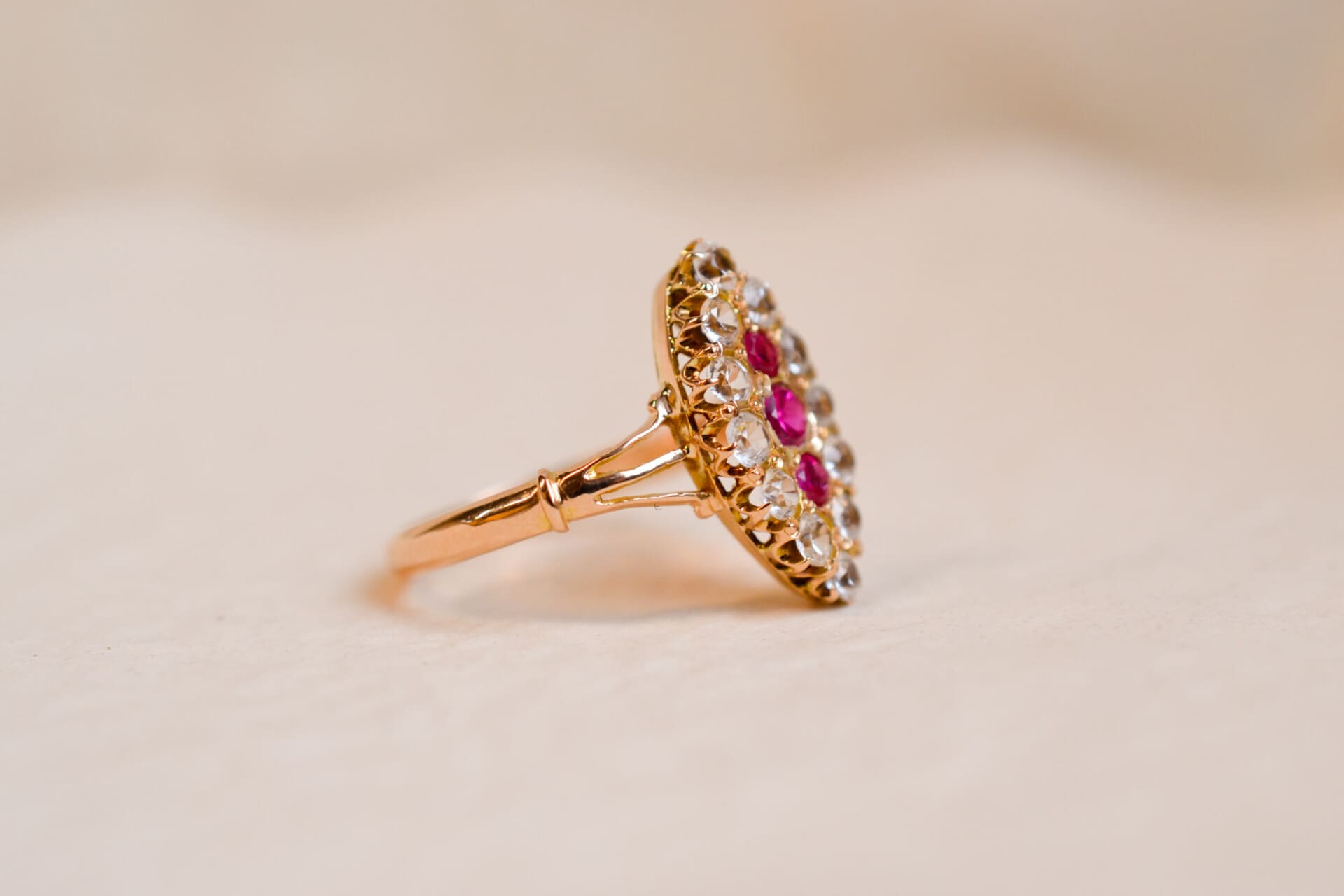 Bague Marquise Rubis de synthèse trilogie