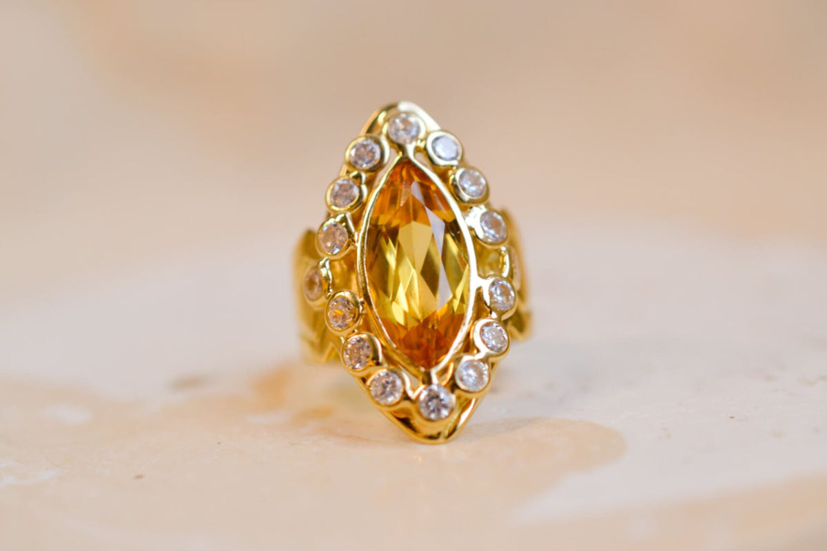 Bague Marquise Saphir de synthèse jaune
