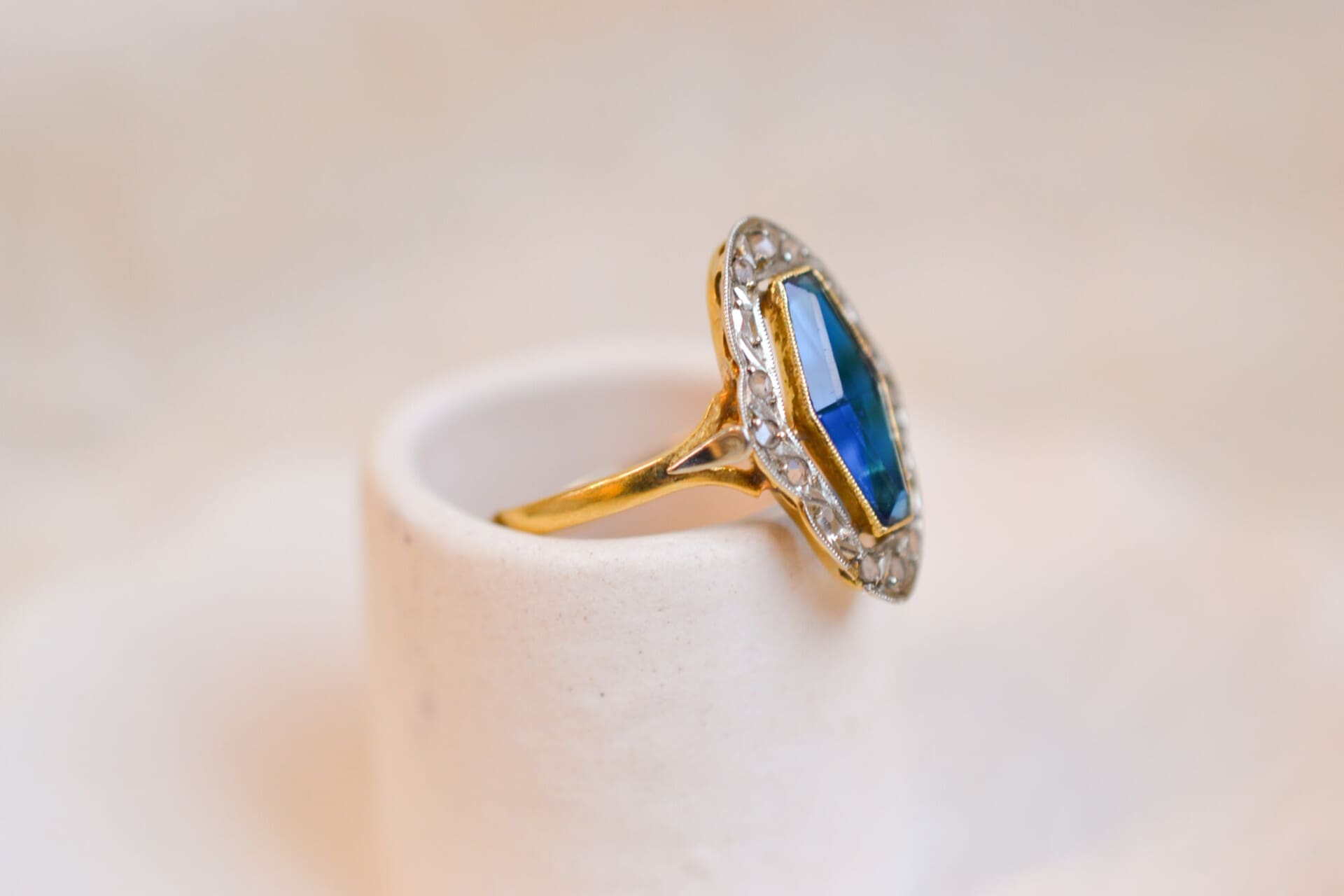 Bague Navette Art Déco pierres bleue et blanches