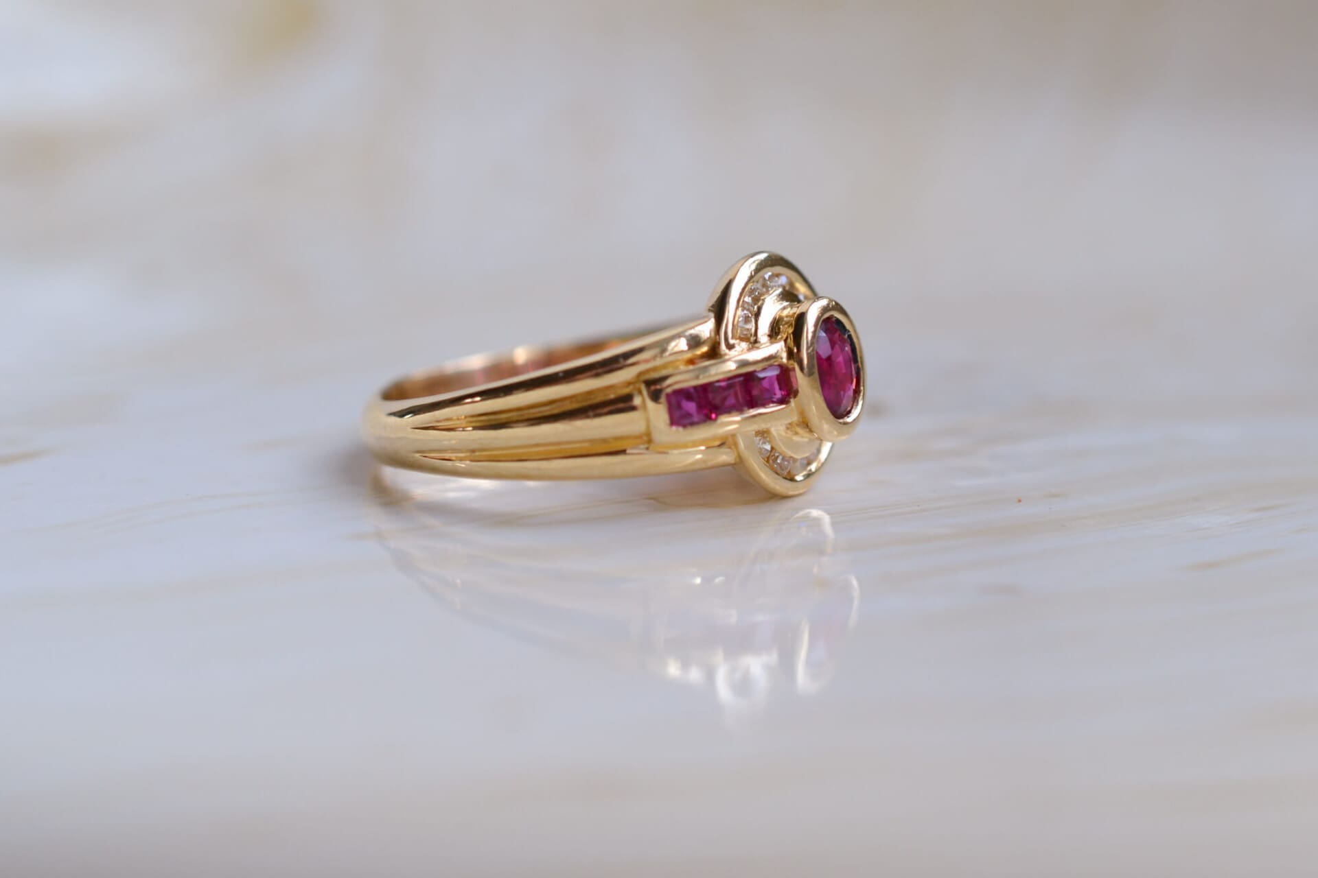 Bague Rubis oval et Diamants