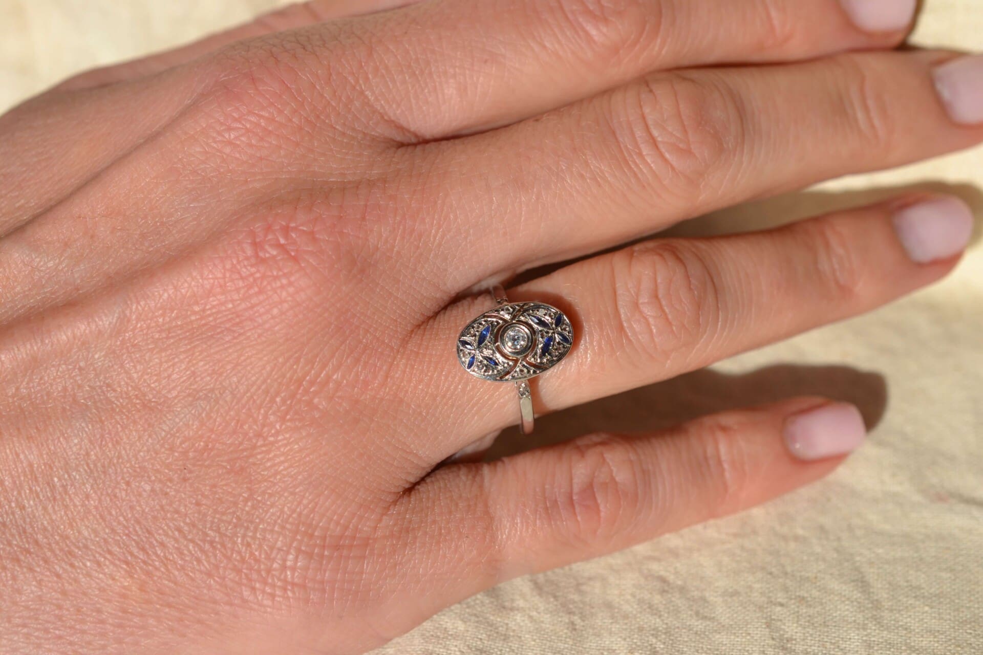 Bague ovale ajourée Saphirs et Diamants