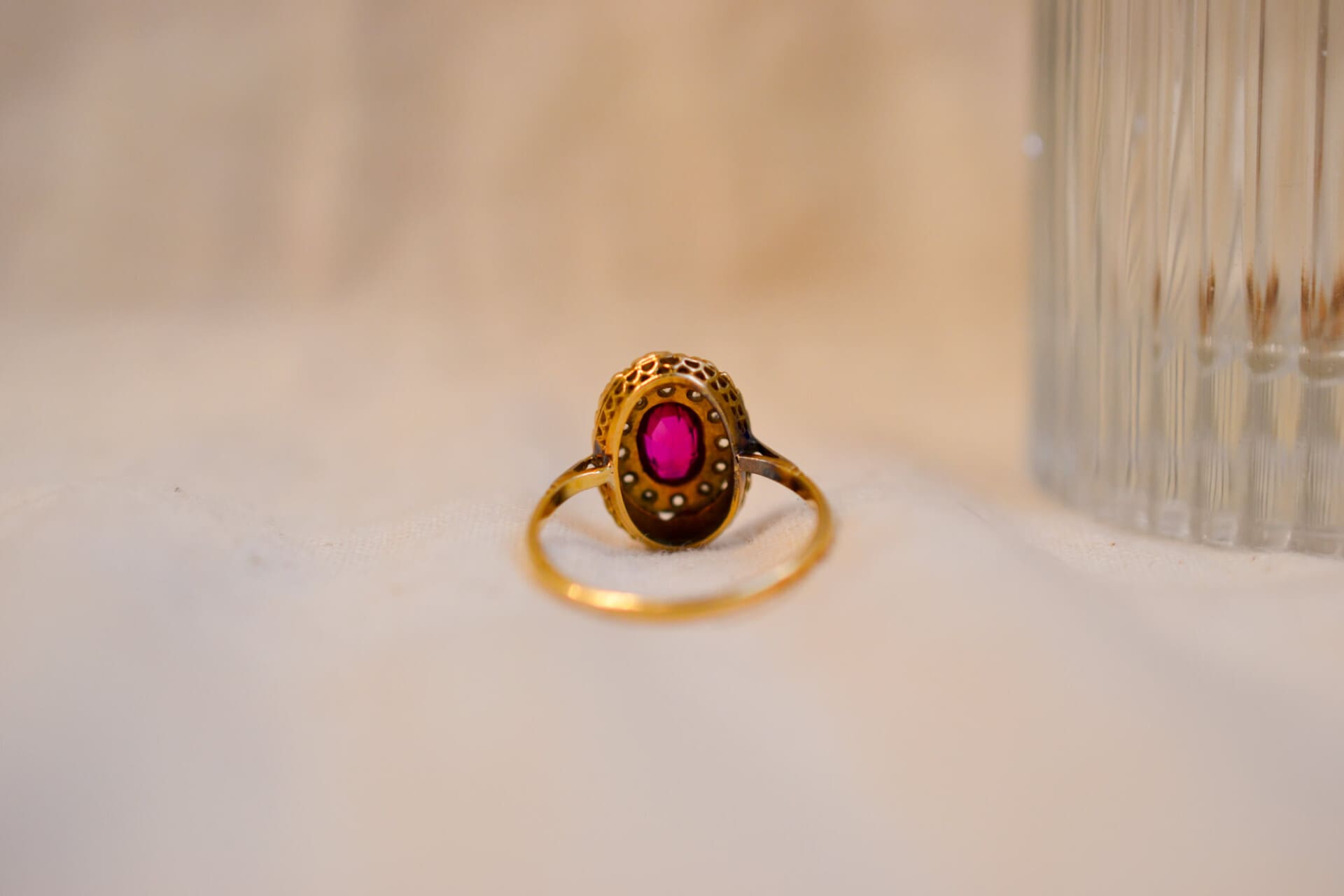 Bague ovale Rubis de synthèse et Diamants