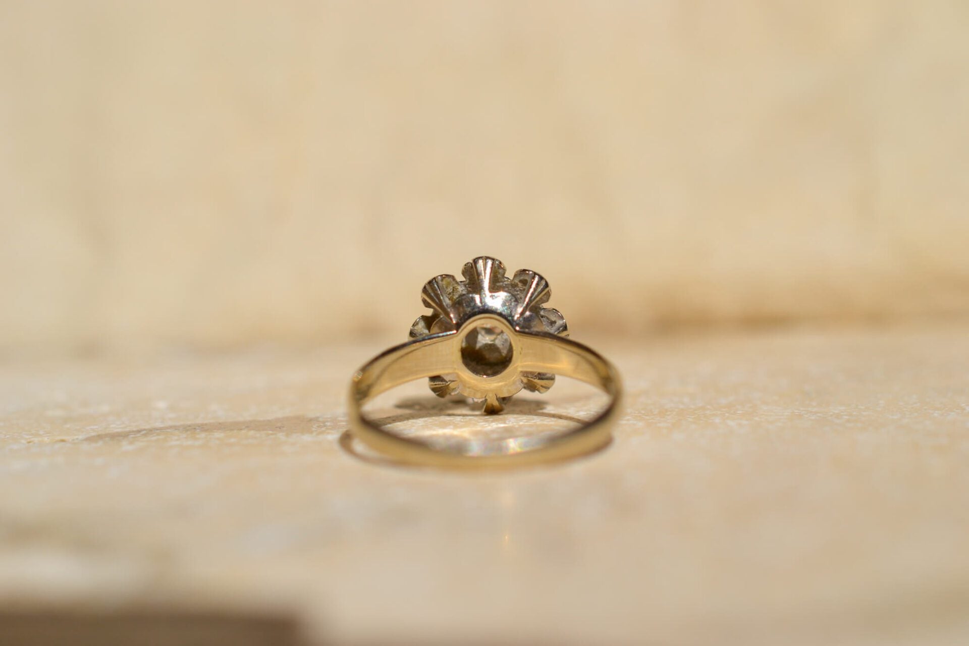 Bague fleur Or blanc Oxyde