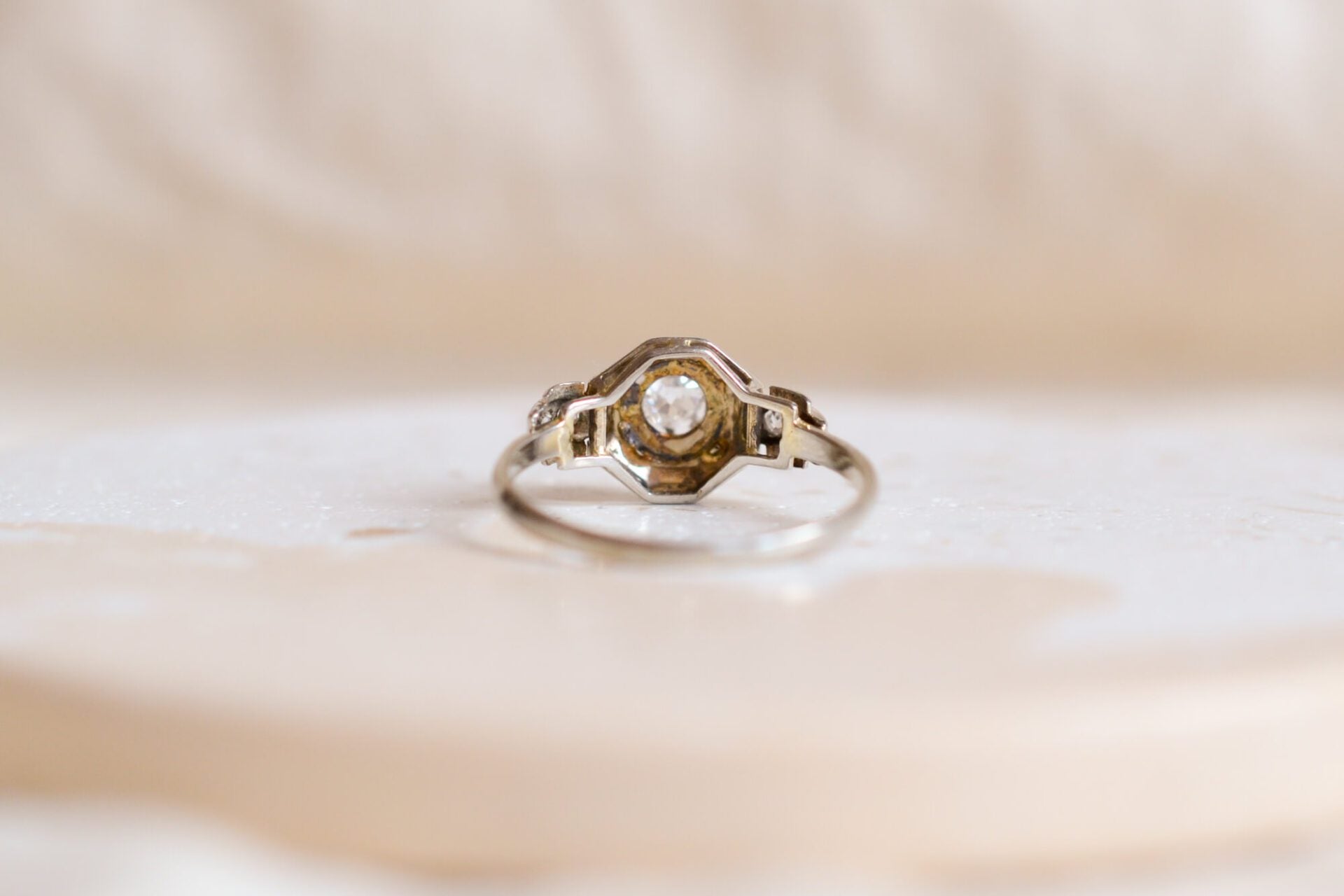 Bague Art Déco Diamant épaulé Oxydes