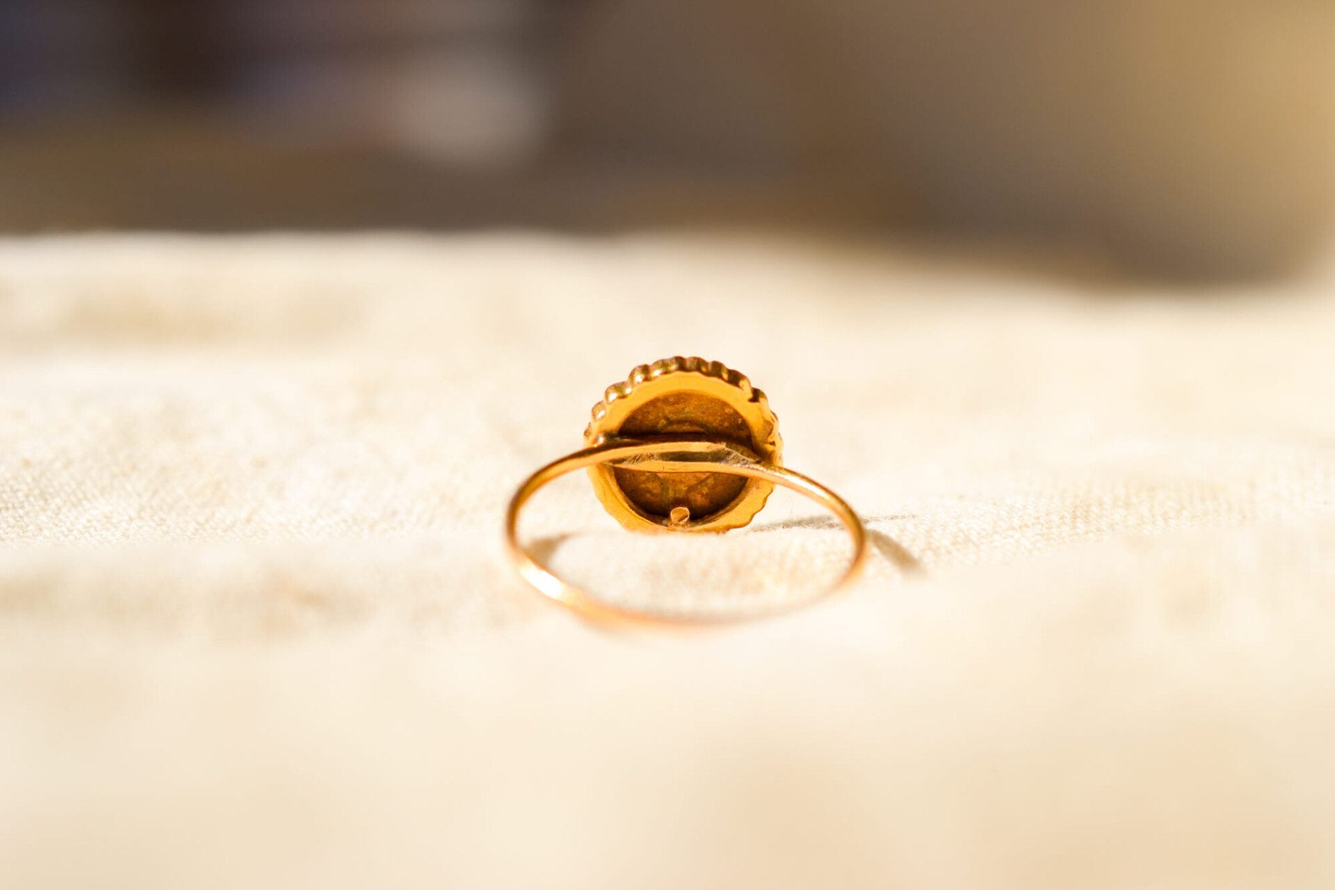 Bague Perle plateau ciselé