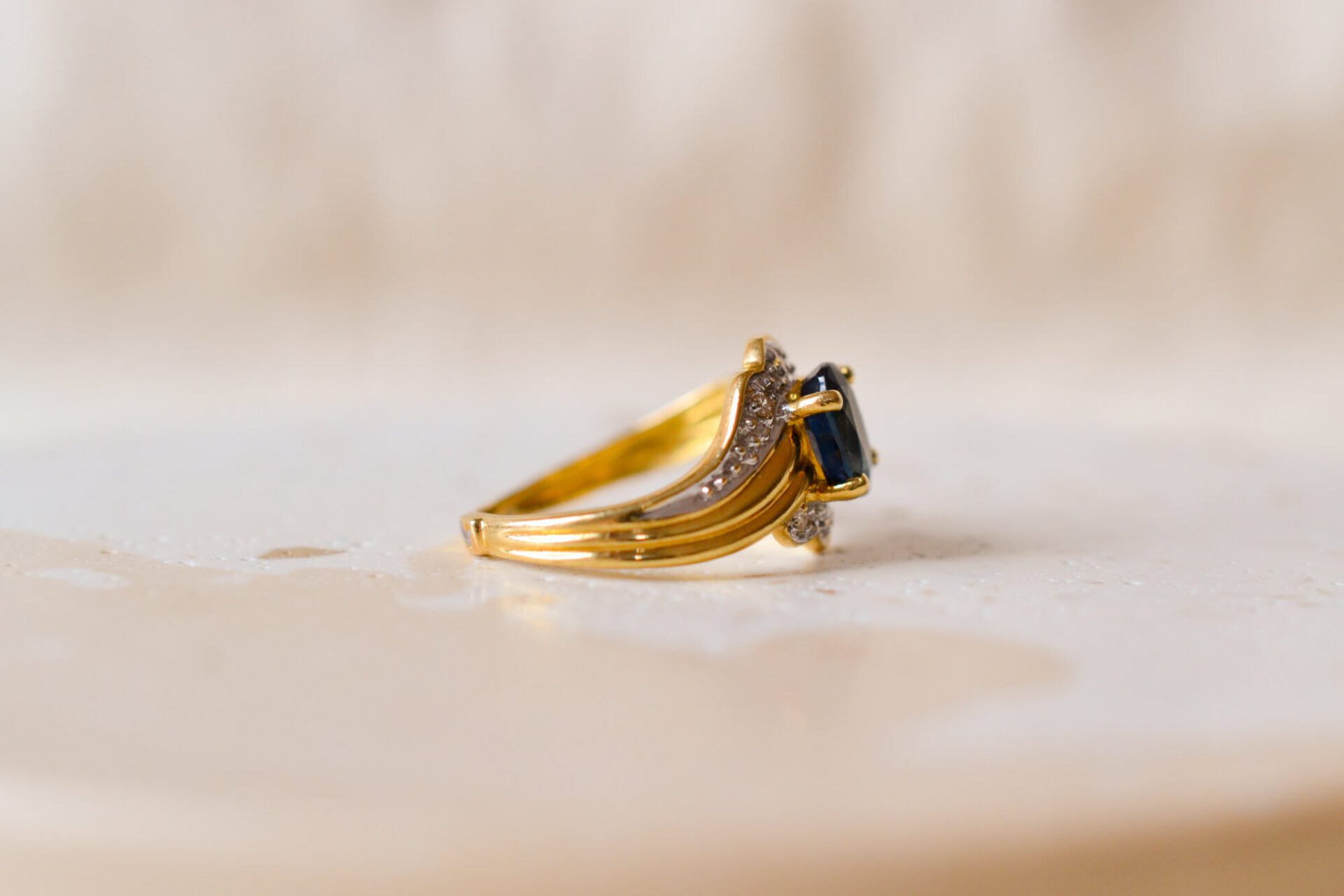 Bague croisée Diamants et Saphir