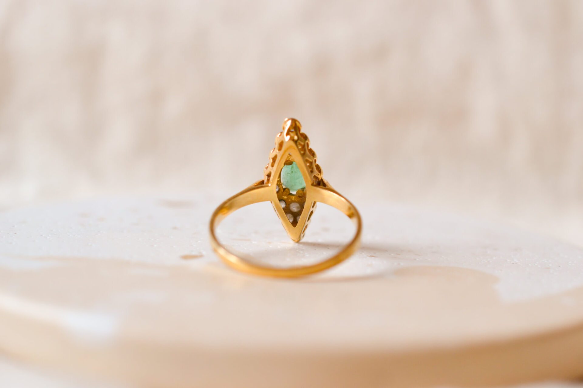Bague Navette Émeraude Diamants
