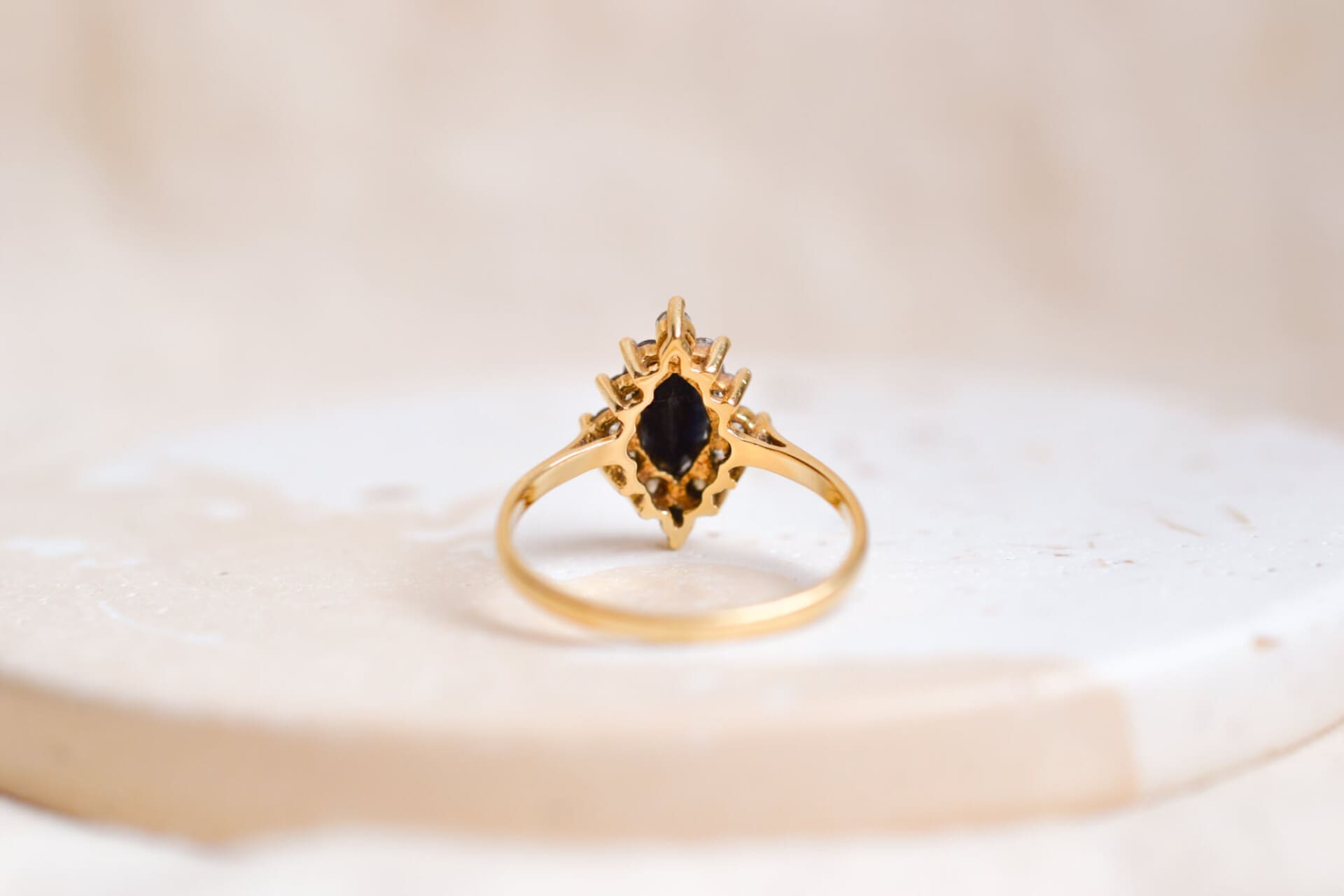 Bague Marquise Saphir et Oxydes