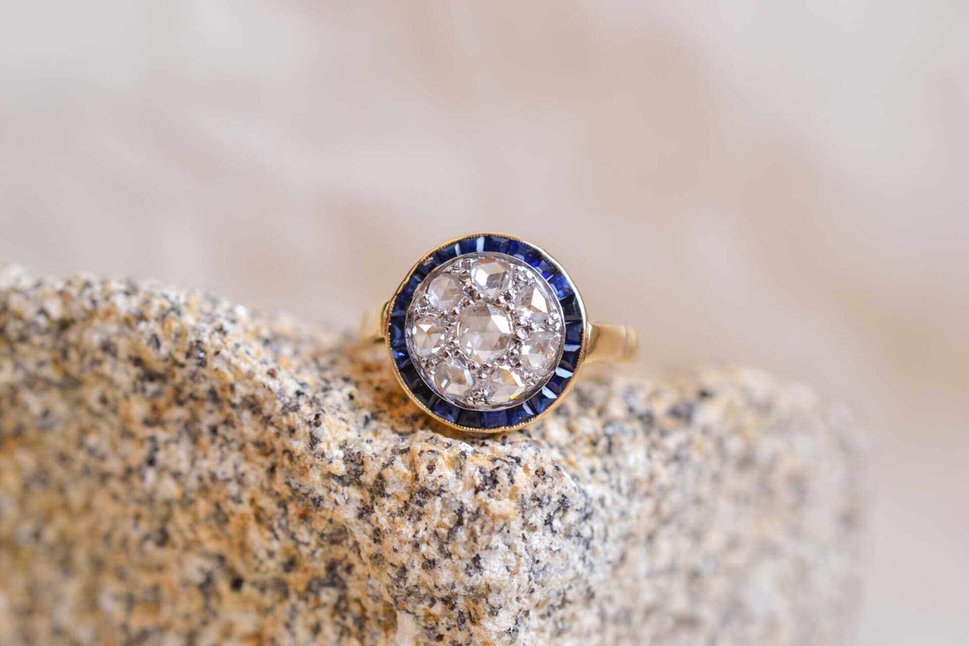 Bague circulaire Saphirs et Diamants