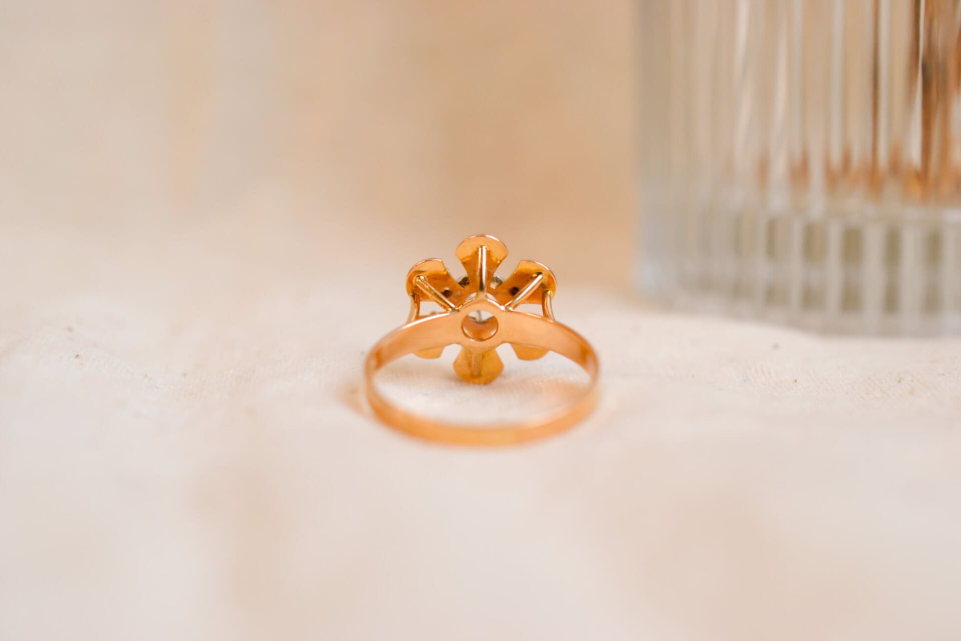 Bague fleur Oxydes pétales striés
