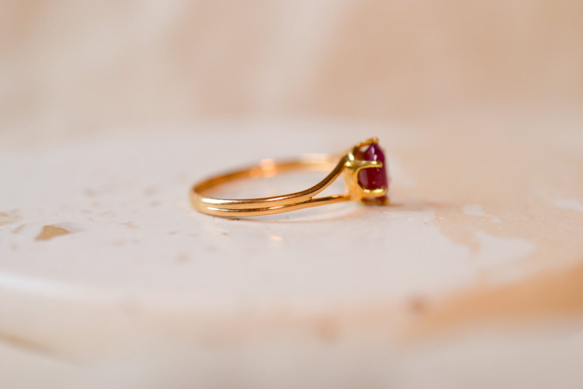 Bague Solitaire Rubis de synthèse