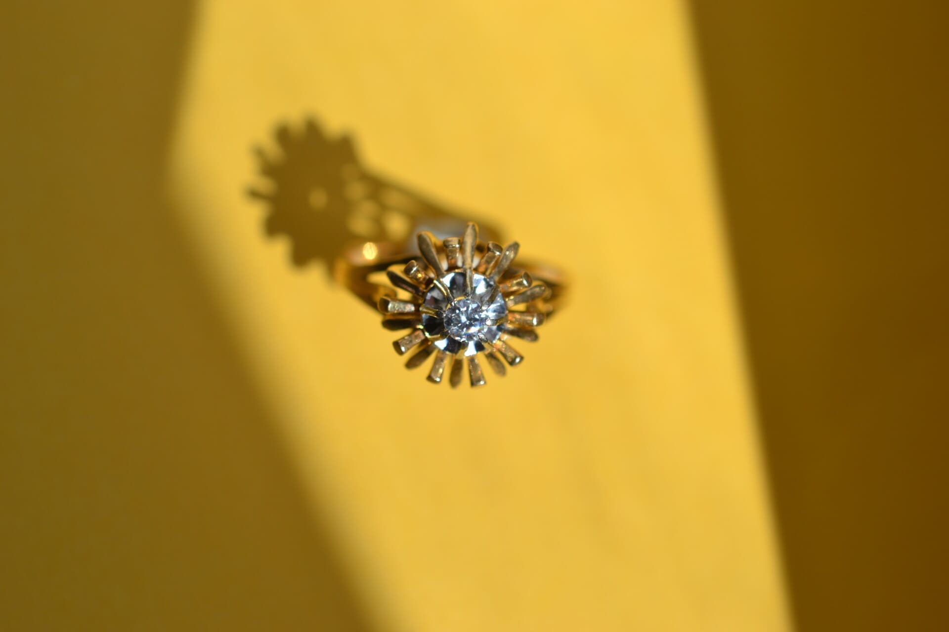 Bague diamant fleur ajourée
