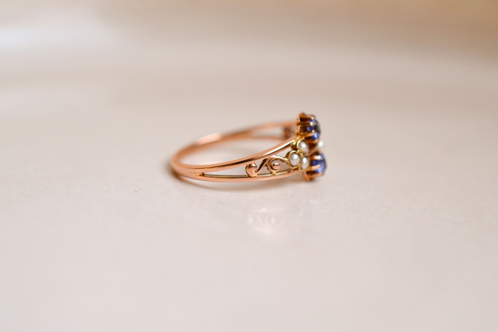 Bague antique Saphirs et Perles