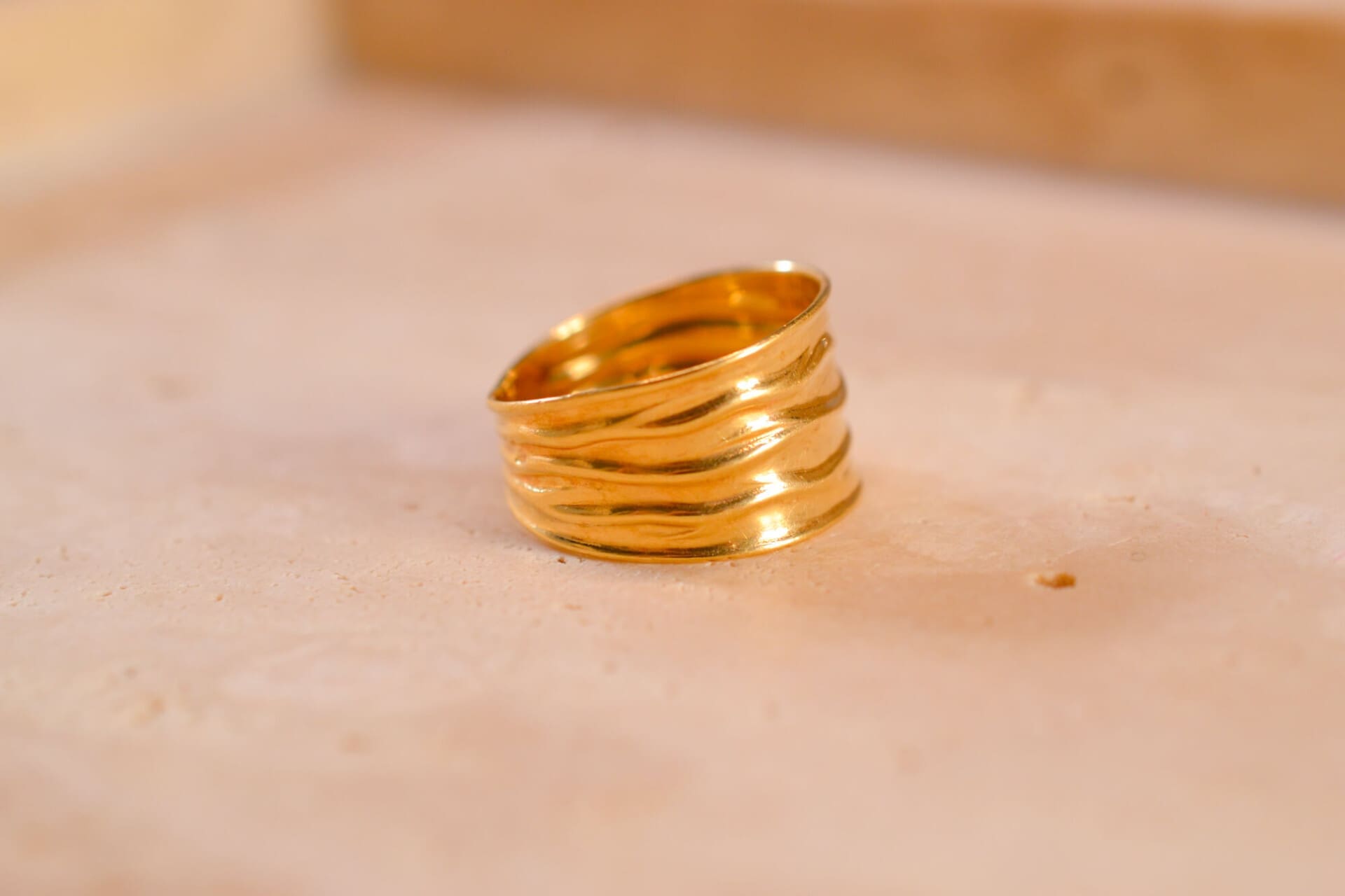 Bague bandeau froissée