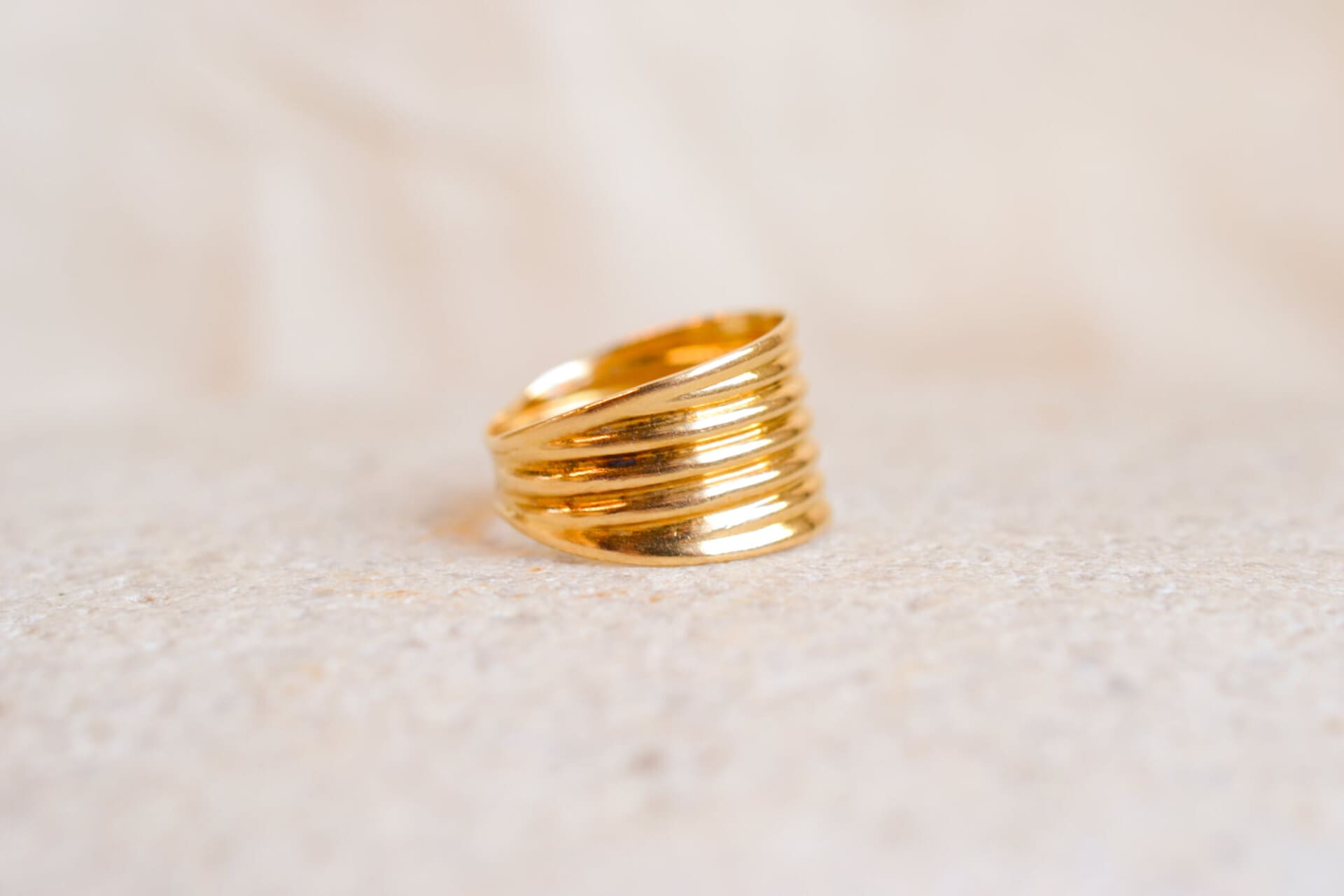 Bague bandeau rainurée