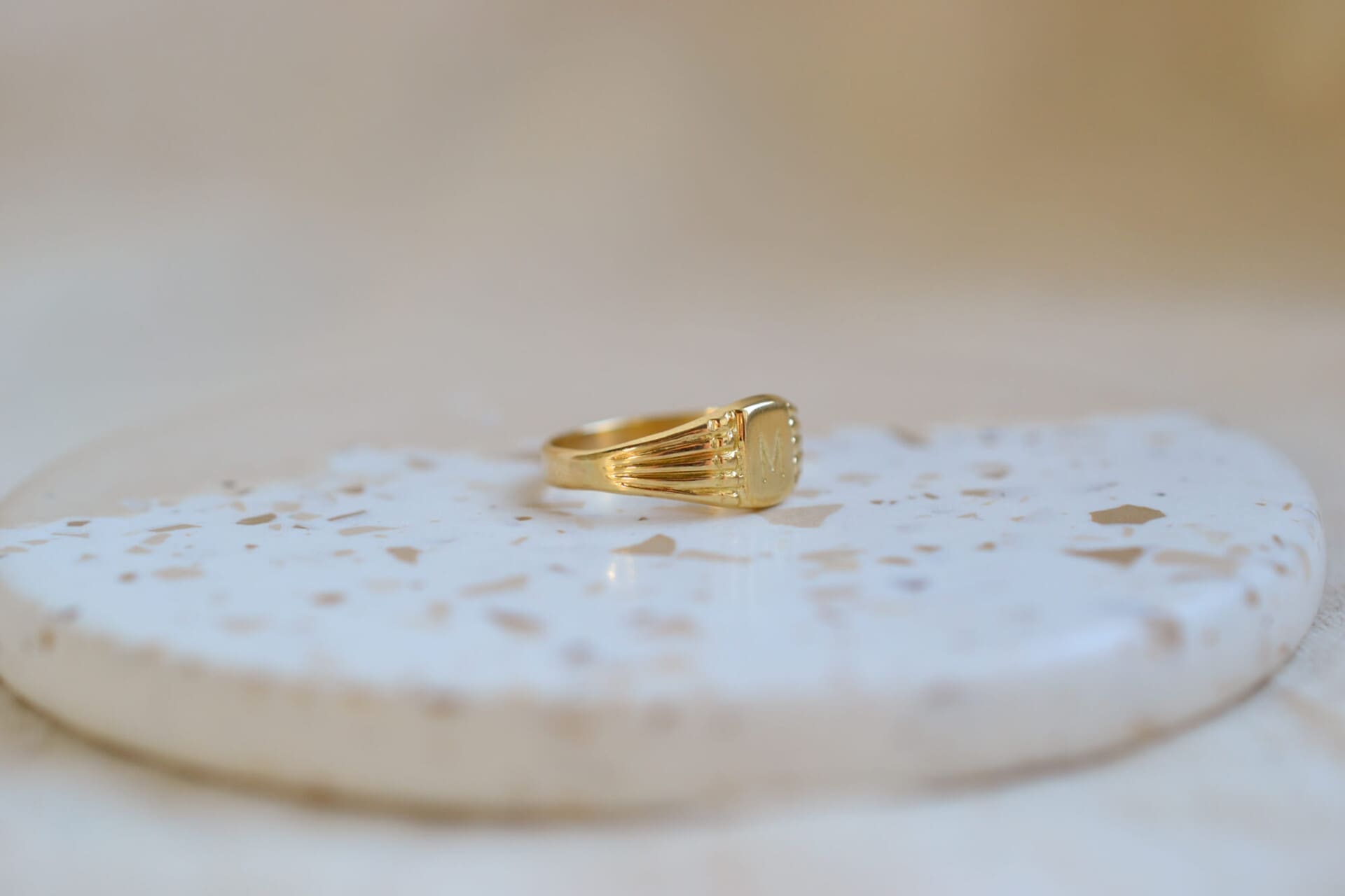 Bague chevalière "M"