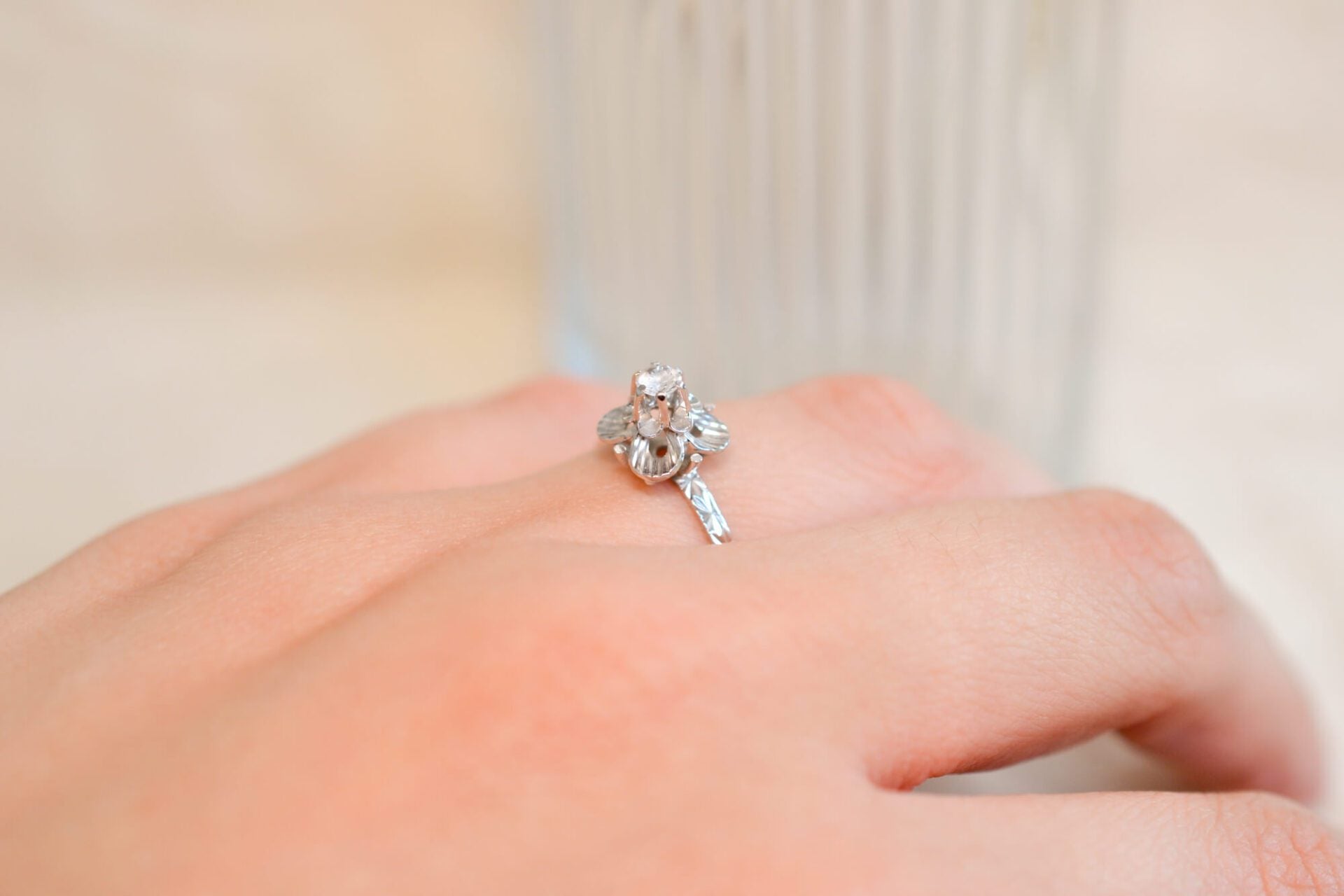 Bague Solitaire fleur Oxyde