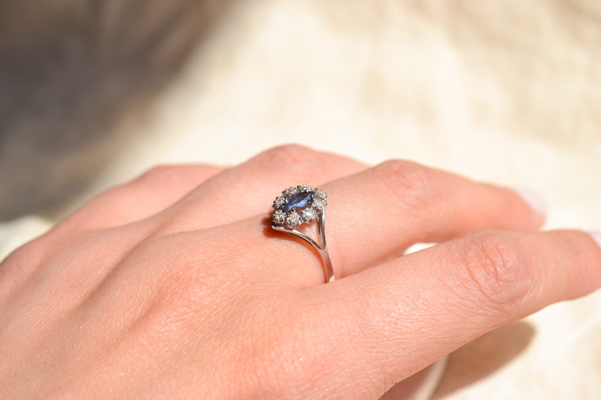 Bague Marquise Saphir Diamants Or blanc