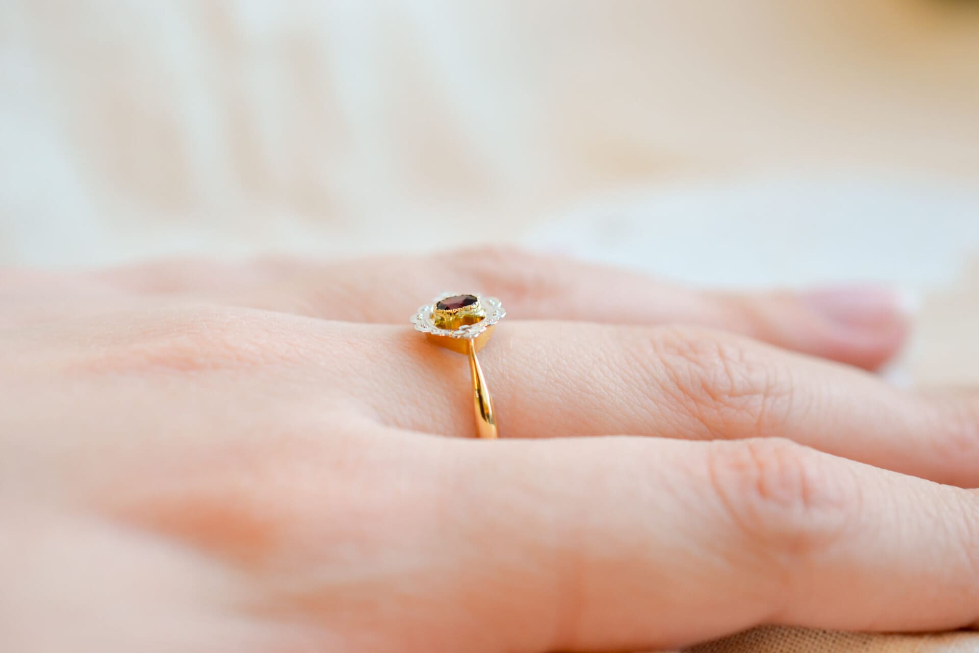 Bague Grenat fleurettes