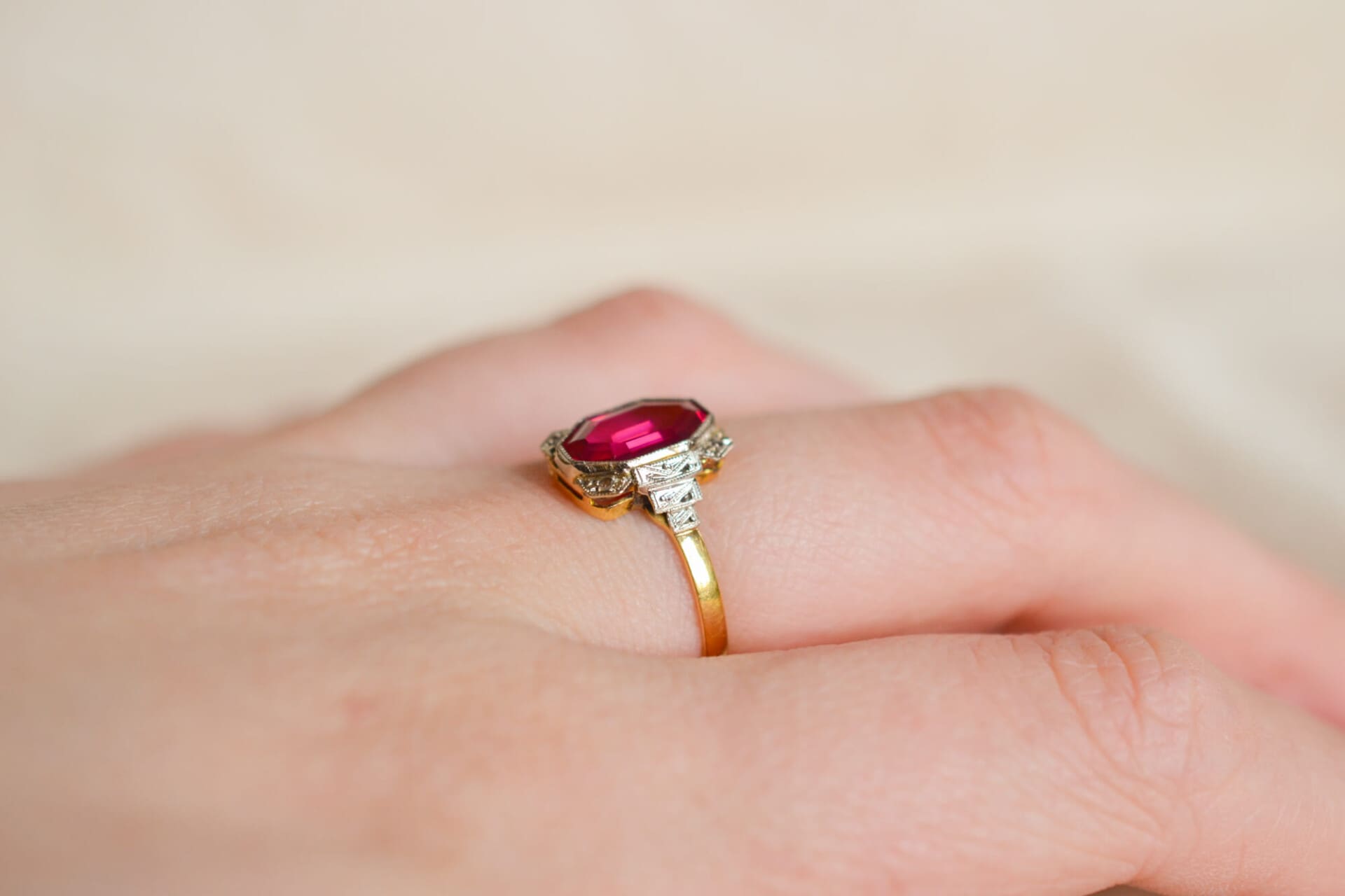 Bague octogonale 2 Ors Rubis de synthèse