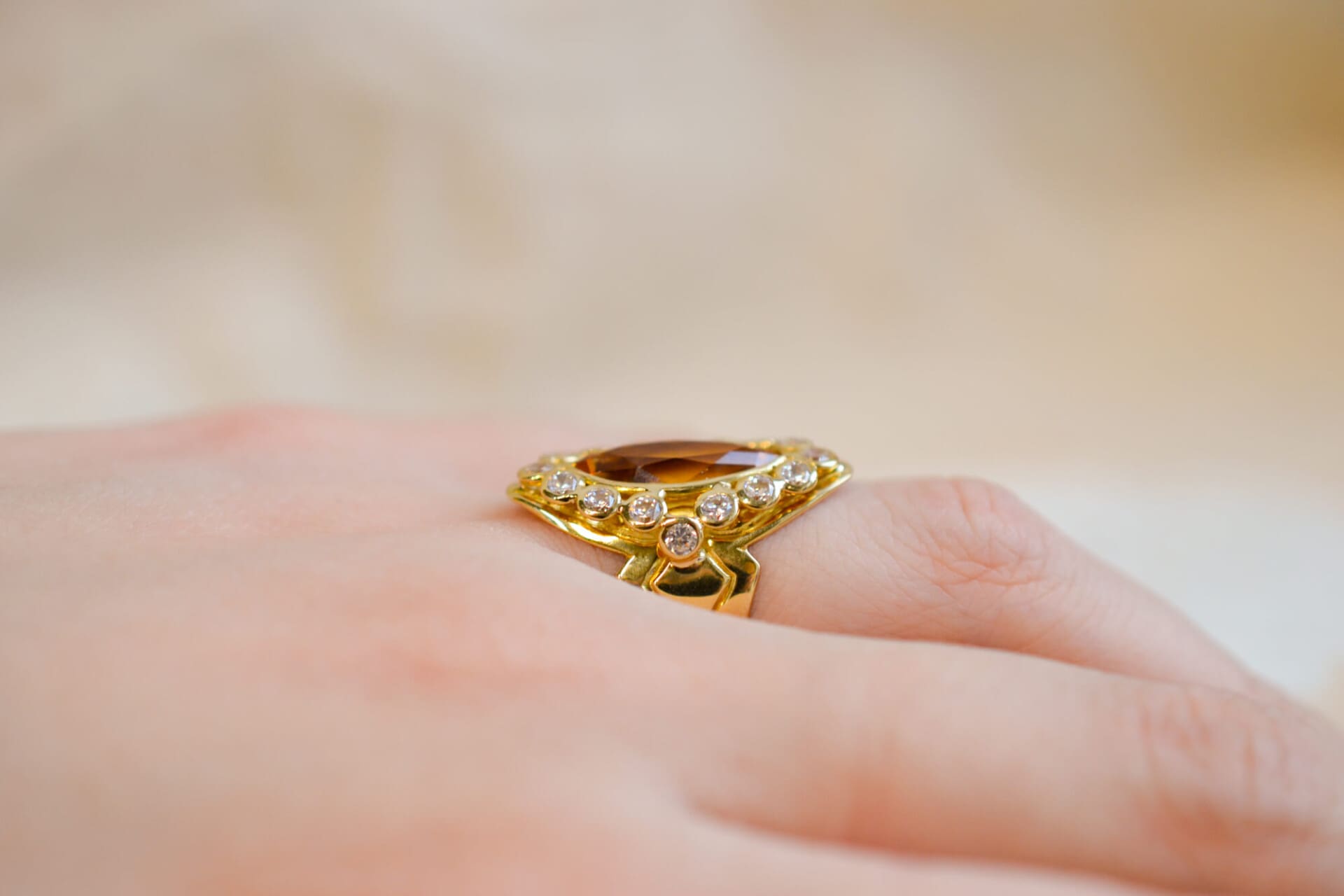 Bague Marquise Saphir de synthèse jaune
