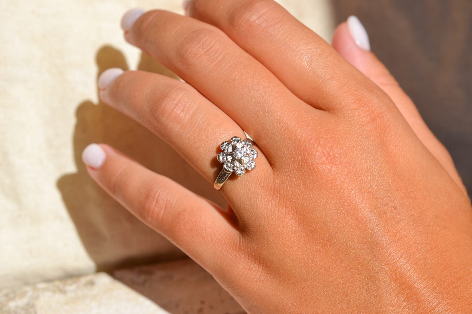 Bague fleur Or blanc Oxyde