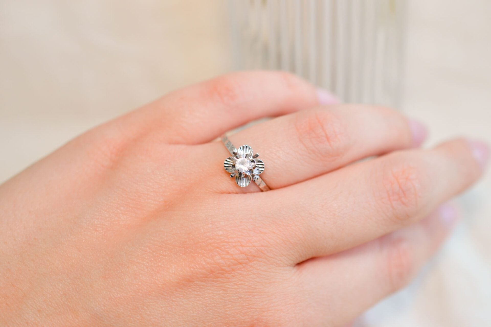 Bague Solitaire fleur Oxyde