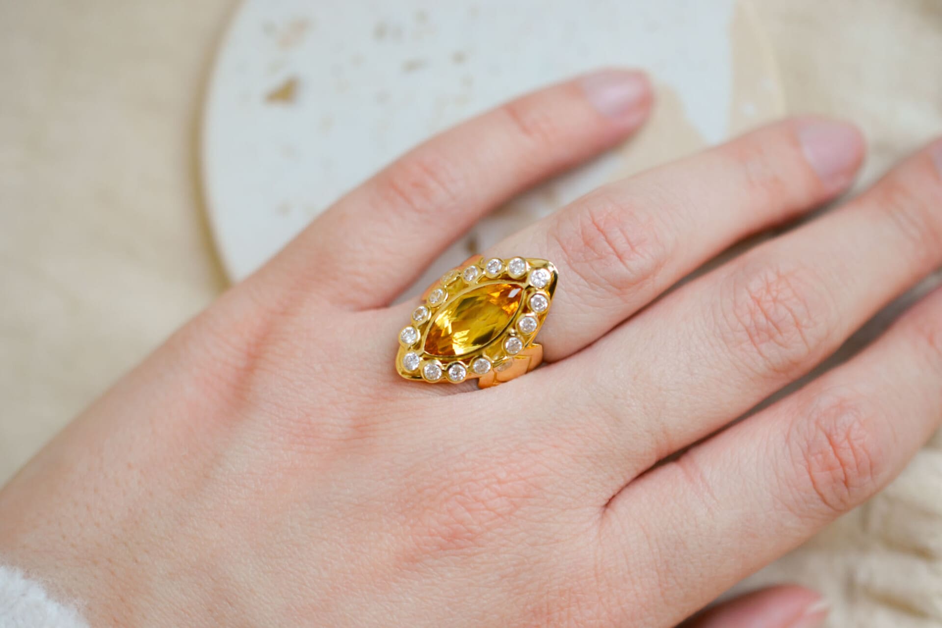 Bague Marquise Saphir de synthèse jaune