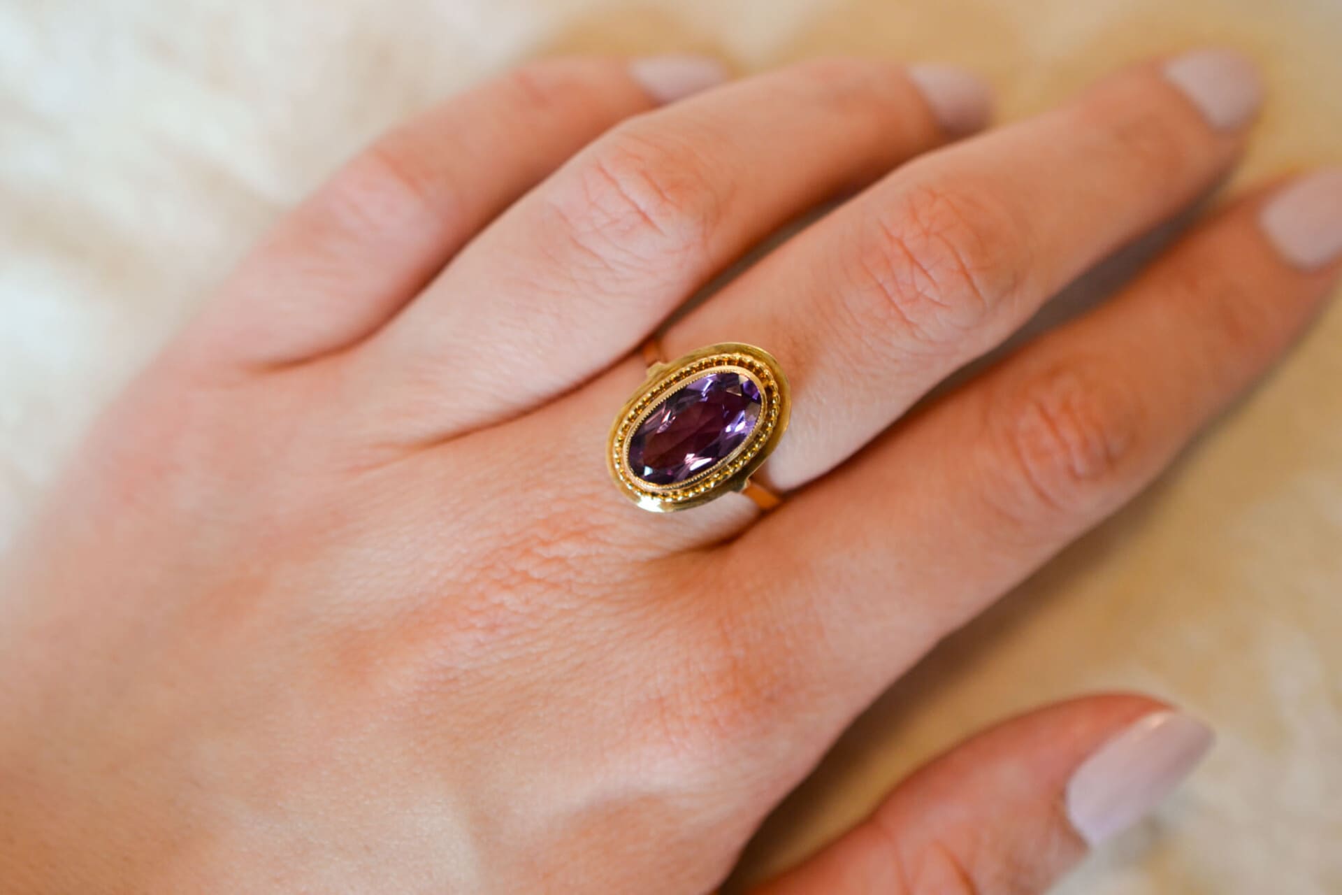 Bague ovale Améthyste sertie clos