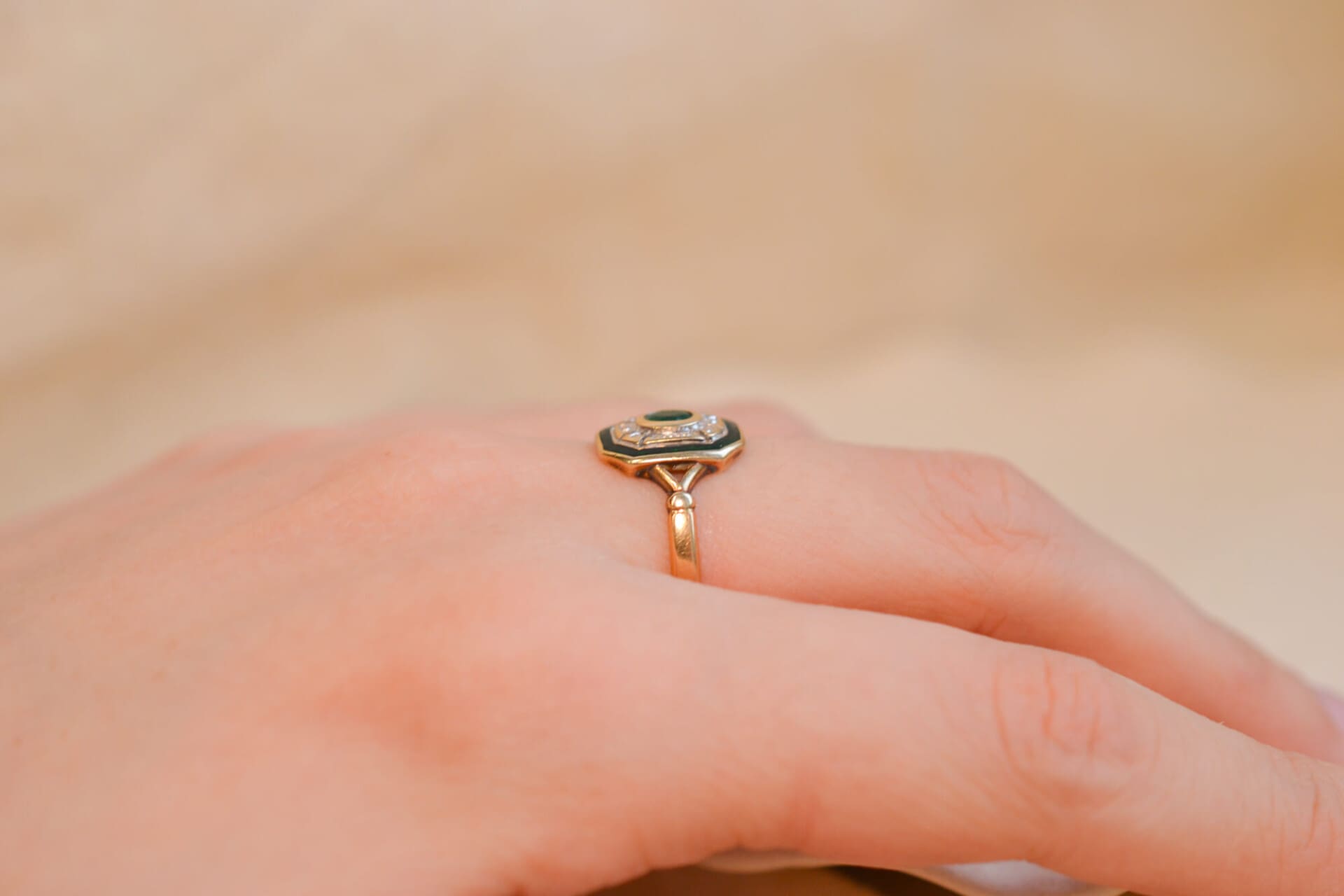 Bague octogonale Émeraude et émail