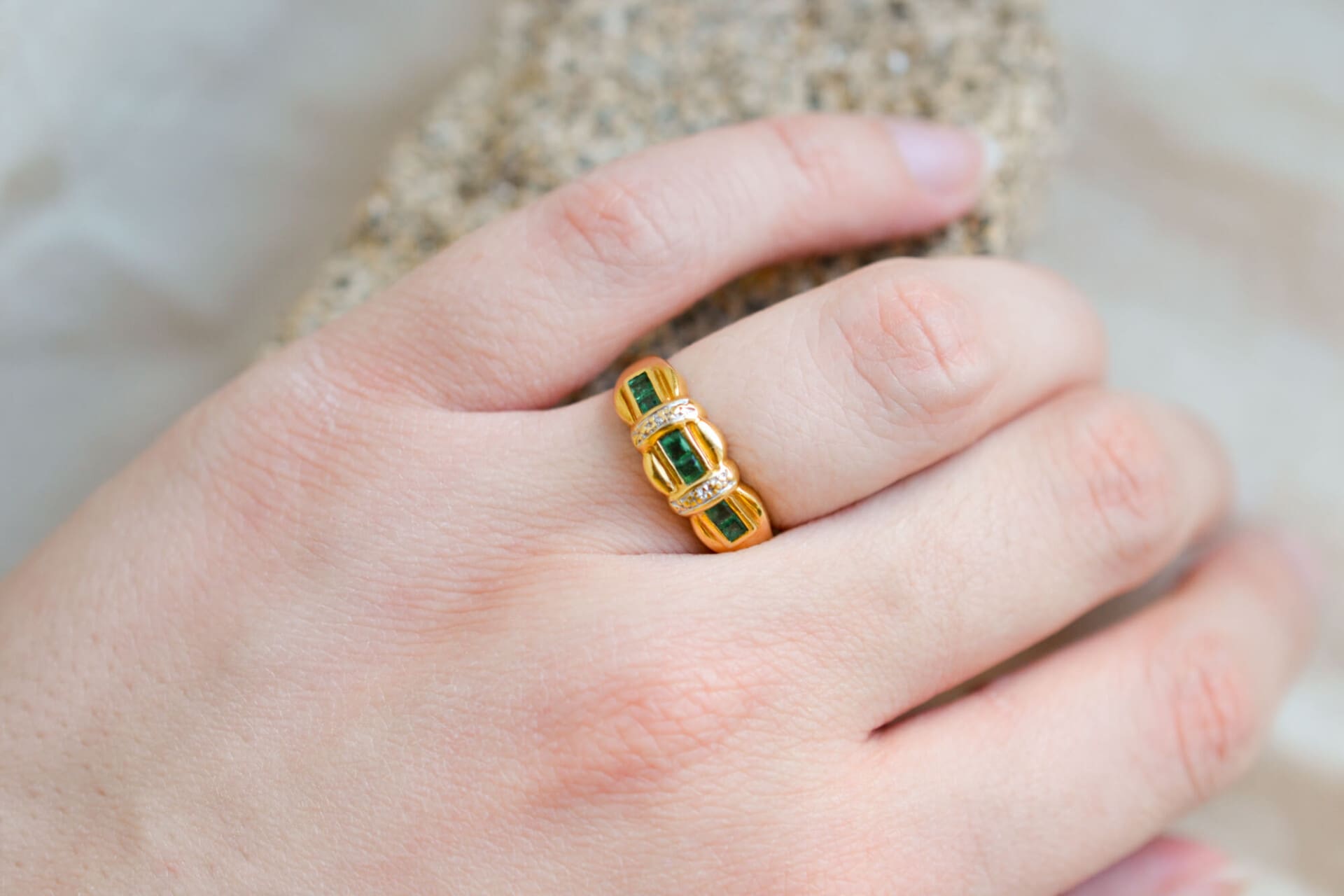 Bague style Art Déco Émeraudes et Diamants