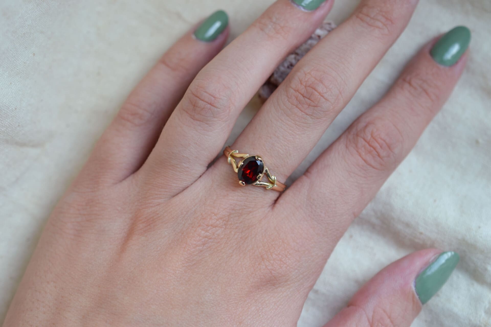 Bague Solitaire Grenat