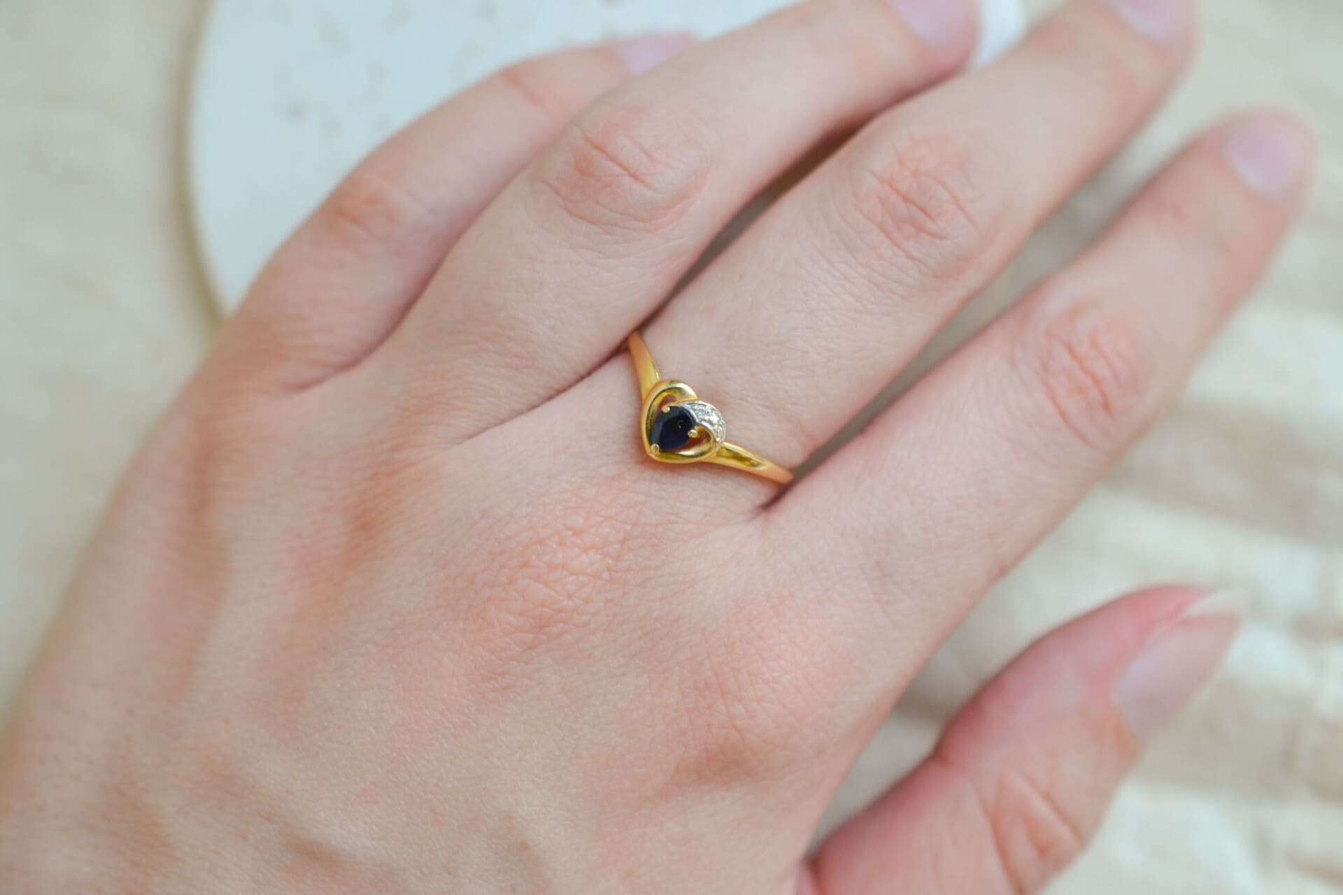 Bague coeur ajourée Saphir et Diamants